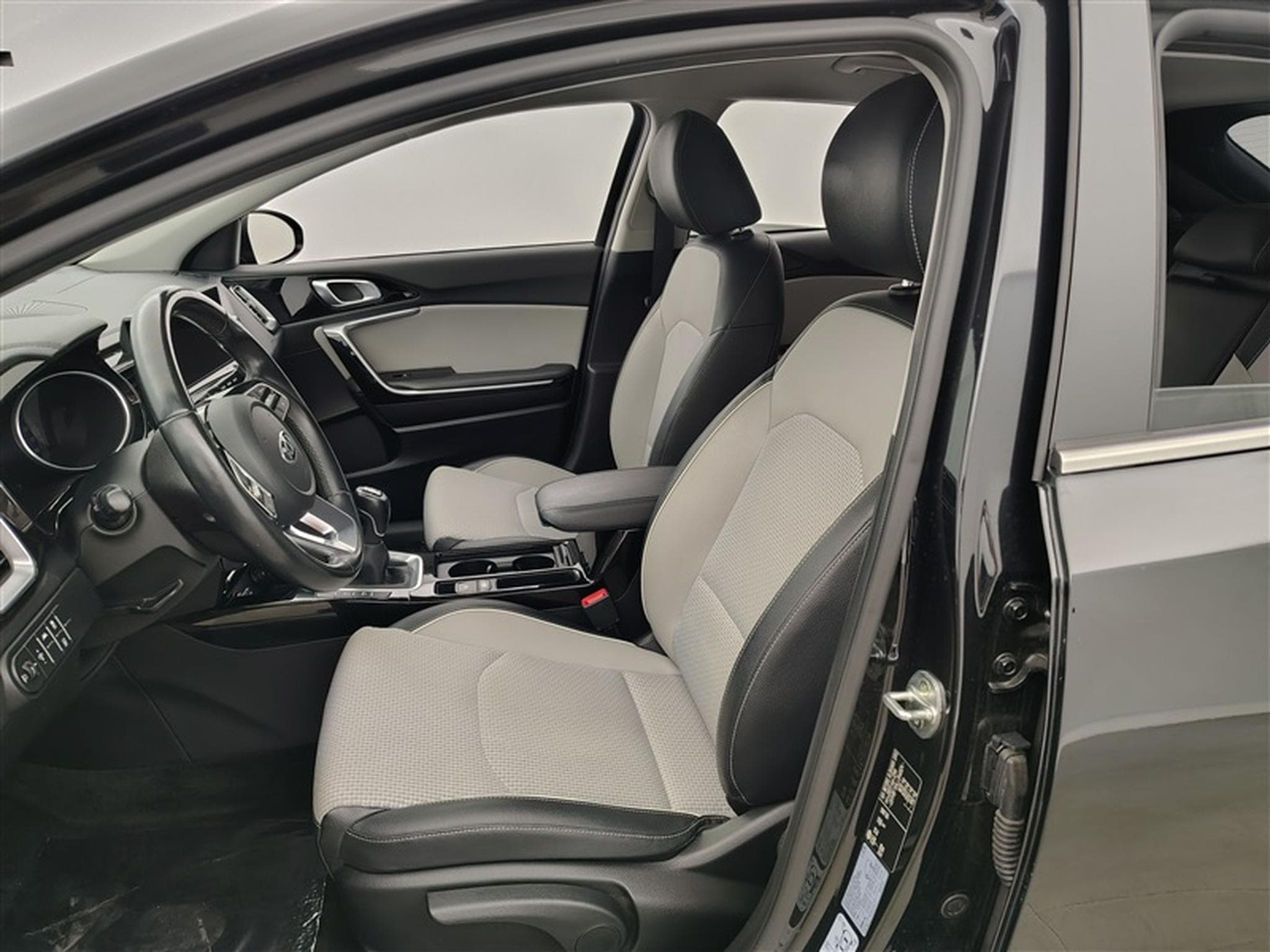 Kia XCeed 1.0 T-ISG Must (2020) - Photo 7