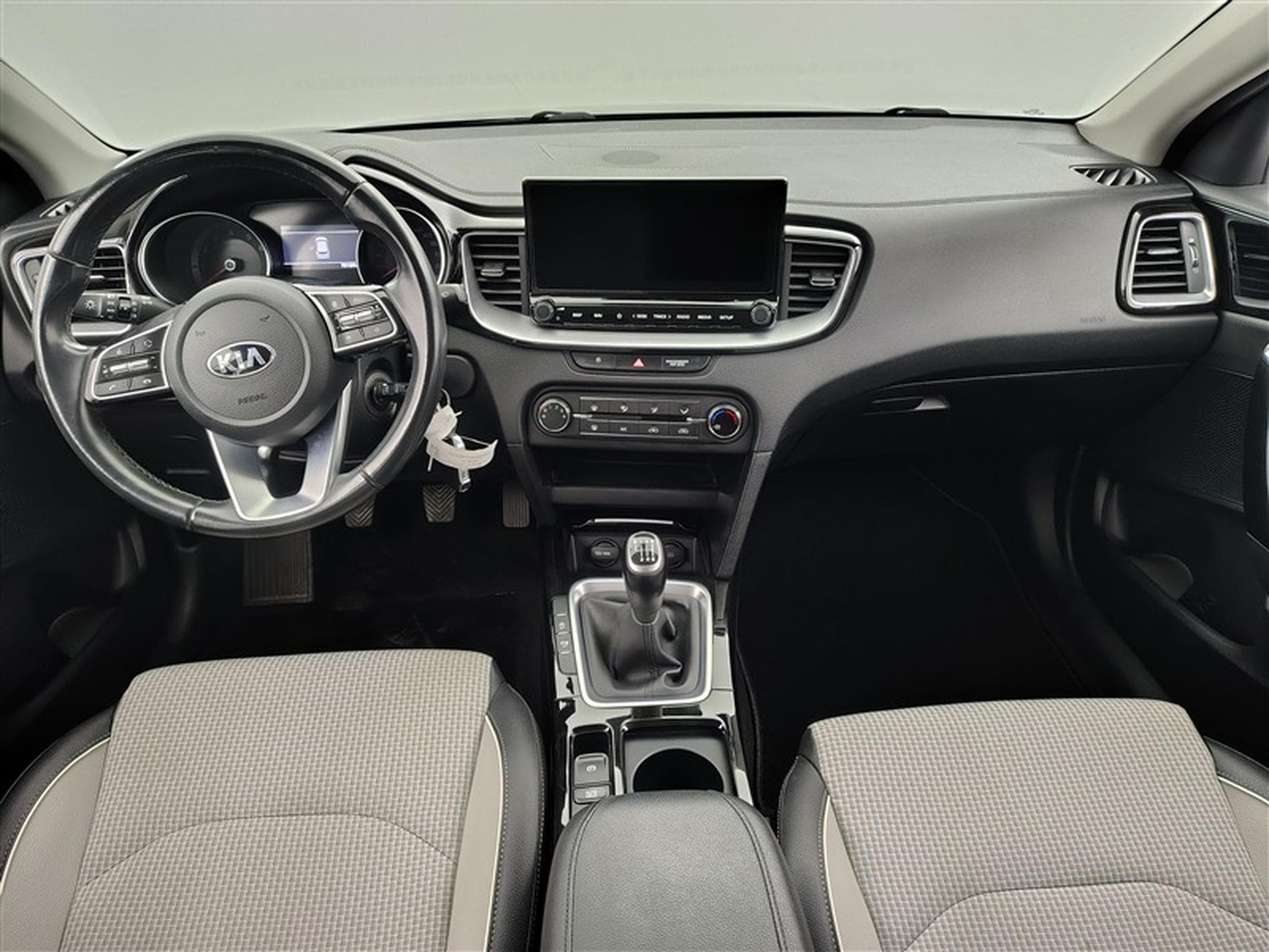 Kia XCeed 1.0 T-ISG Must (2020) - Photo 8