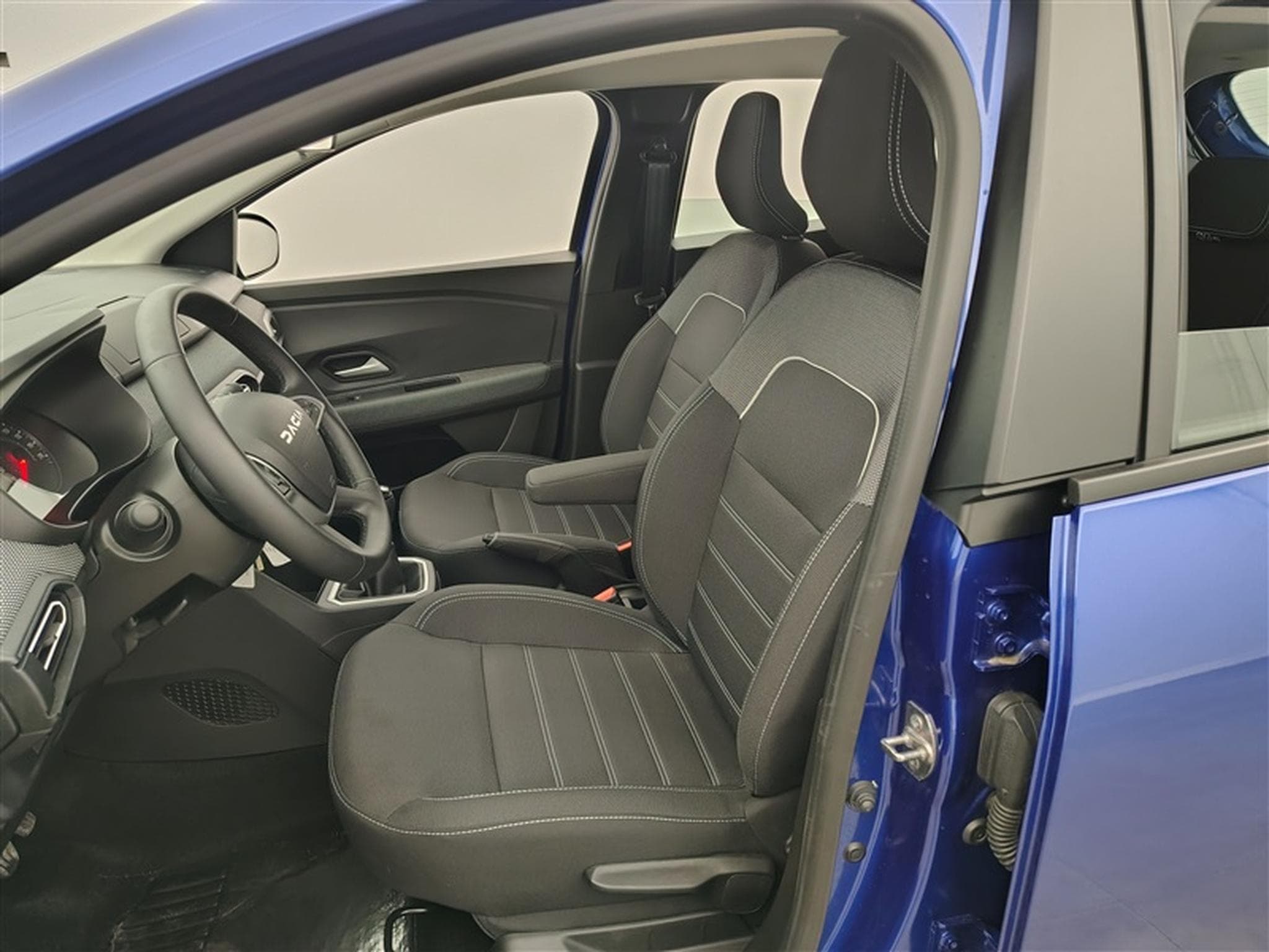 Dacia Sandero 1.0i SCe Expression (2023) - Photo 7