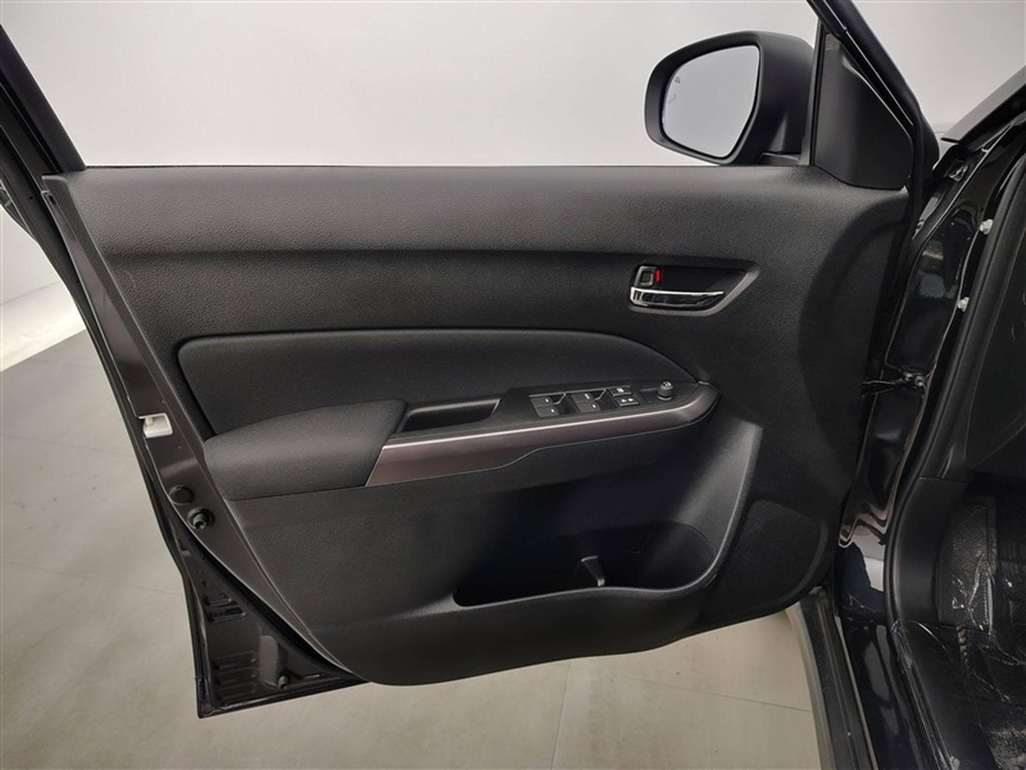 Suzuki Vitara 1.4 Turbo 110cv AT6 GL+ NAVI / FULL LED / CAMERA / KEYLESS (2026) - Photo 16