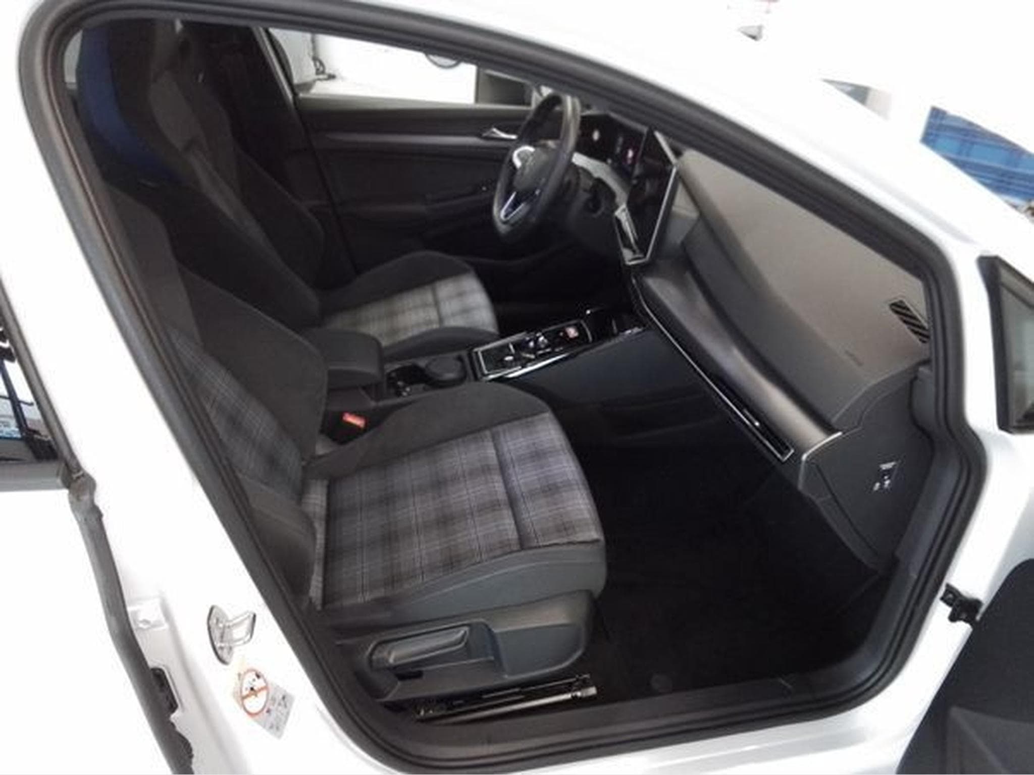 VW Golf GTE PHASE 2  1.5 eHybrid 272 CV DSG 6 * MATRIX * BLACK PACK (2025) - Photo 6
