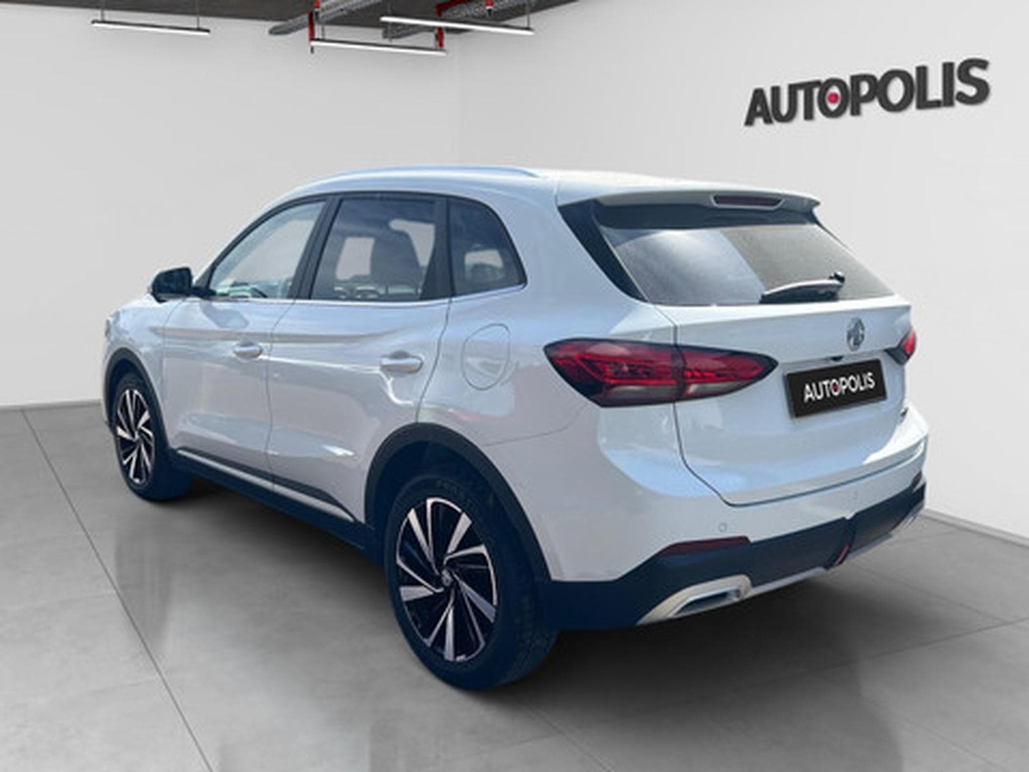 MG ZS Hybrid+ Luxury (2025) - Photo 17