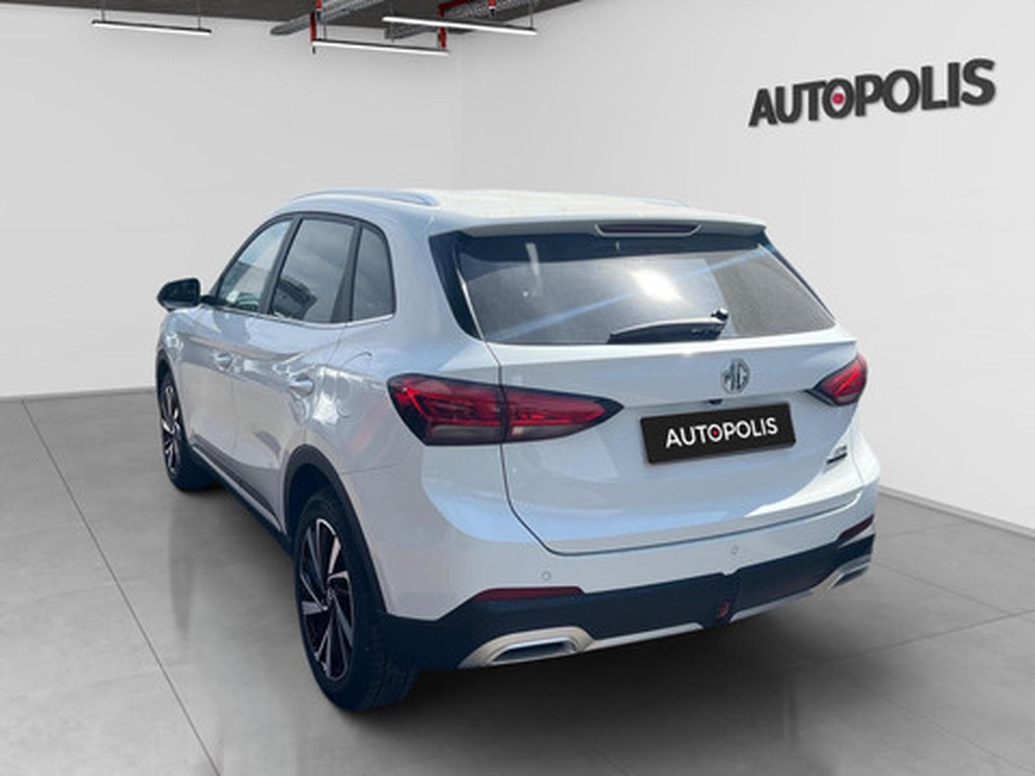 MG ZS Hybrid+ Luxury (2025) - Photo 19