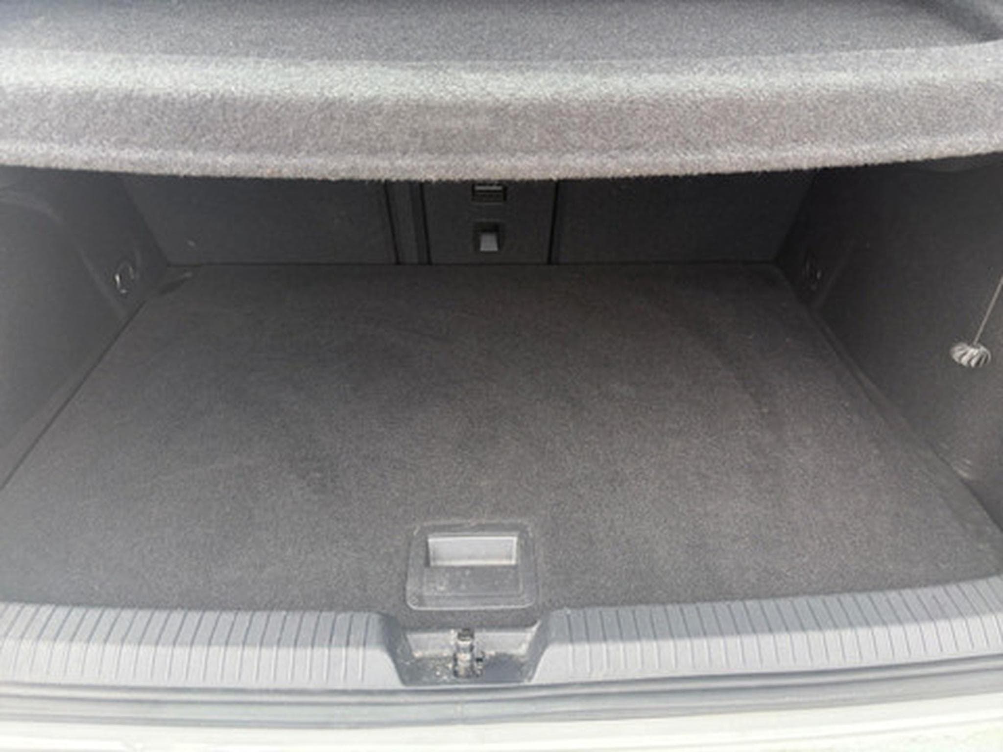 VW Golf VIII 2.0 TDI 147kW GTD DSG (2023) - Photo 12