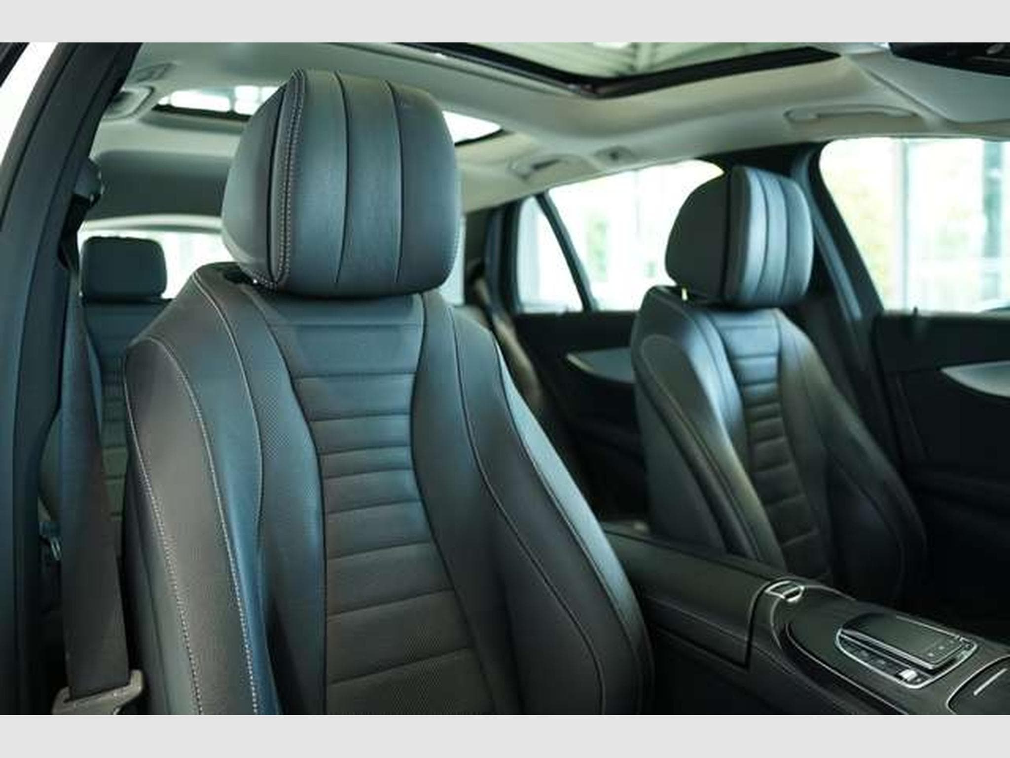 Mercedes E 400 d 4M All-Terrain *Memory *Pano *AHK *LUFT (2021) - Photo 18