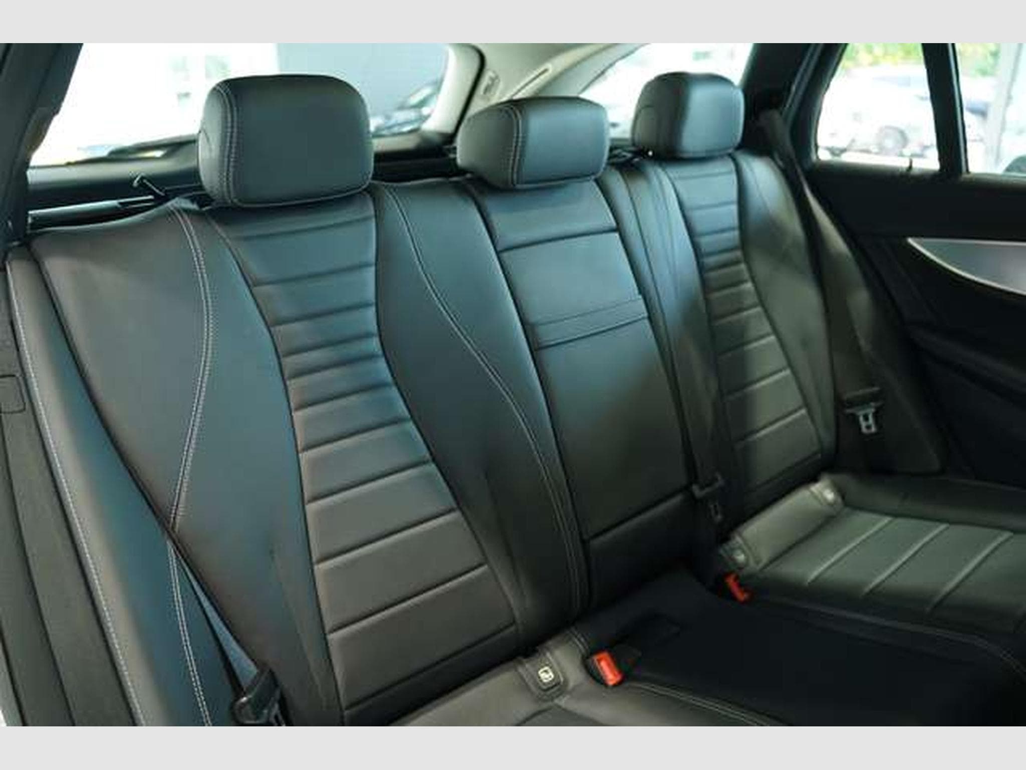 Mercedes E 400 d 4M All-Terrain *Memory *Pano *AHK *LUFT (2021) - Photo 21