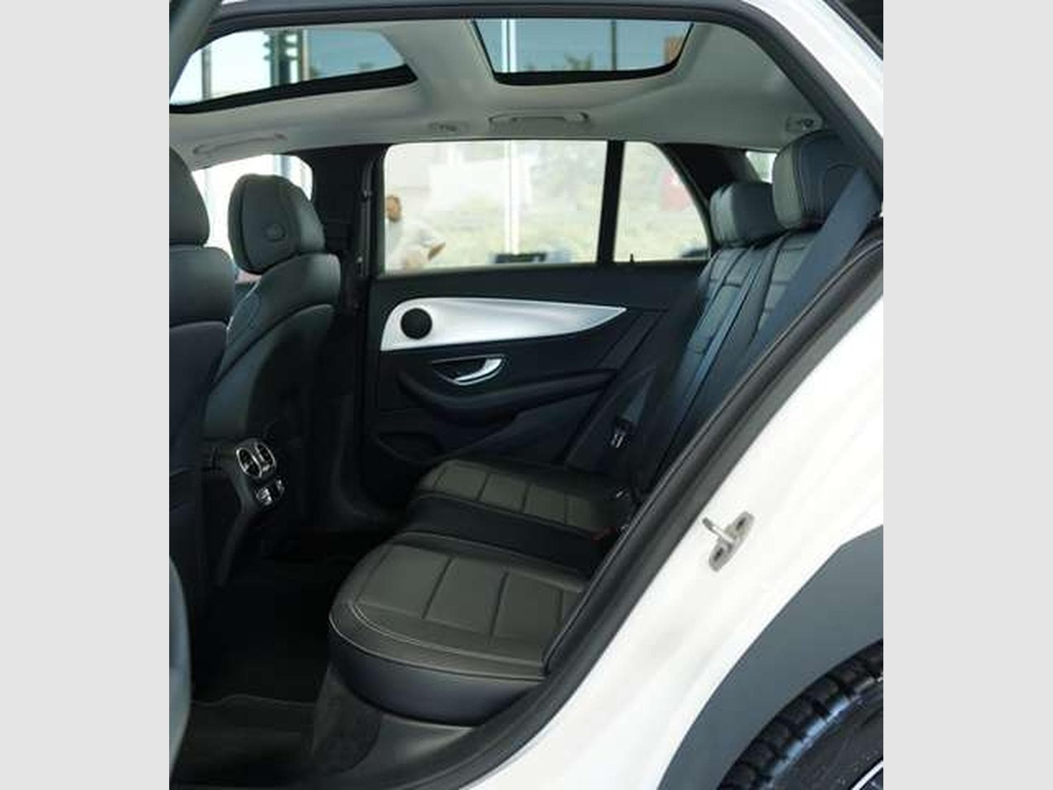 Mercedes E 400 d 4M All-Terrain *Memory *Pano *AHK *LUFT (2021) - Photo 22