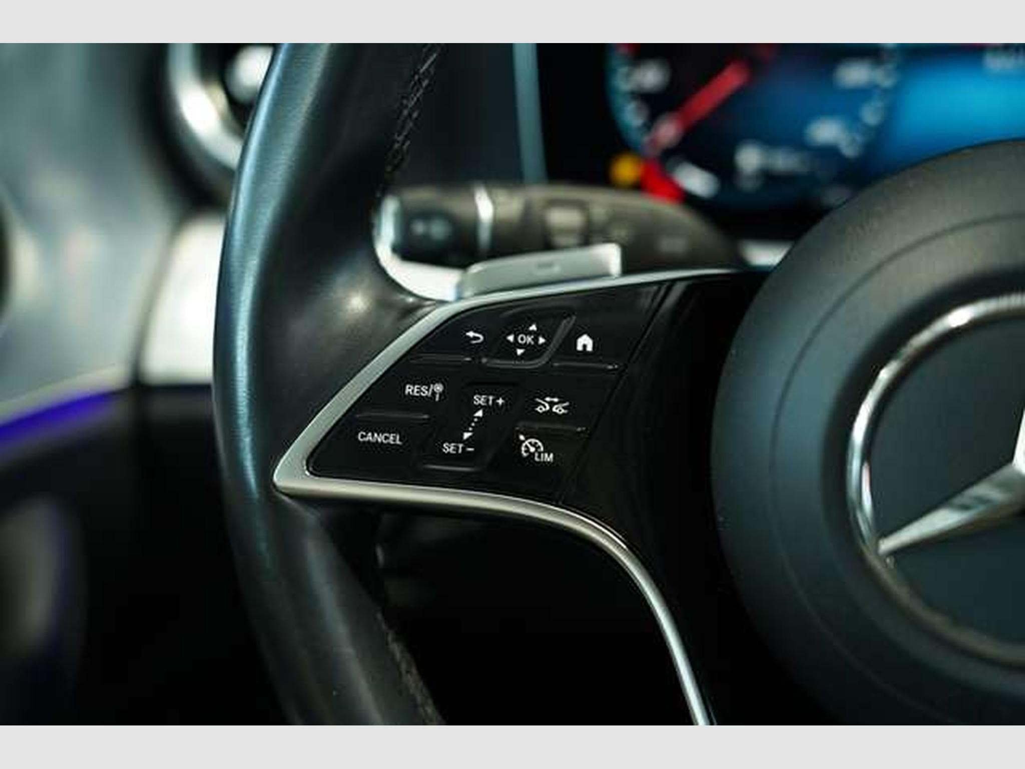 Mercedes E 400 d 4M All-Terrain *Memory *Pano *AHK *LUFT (2021) - Photo 39