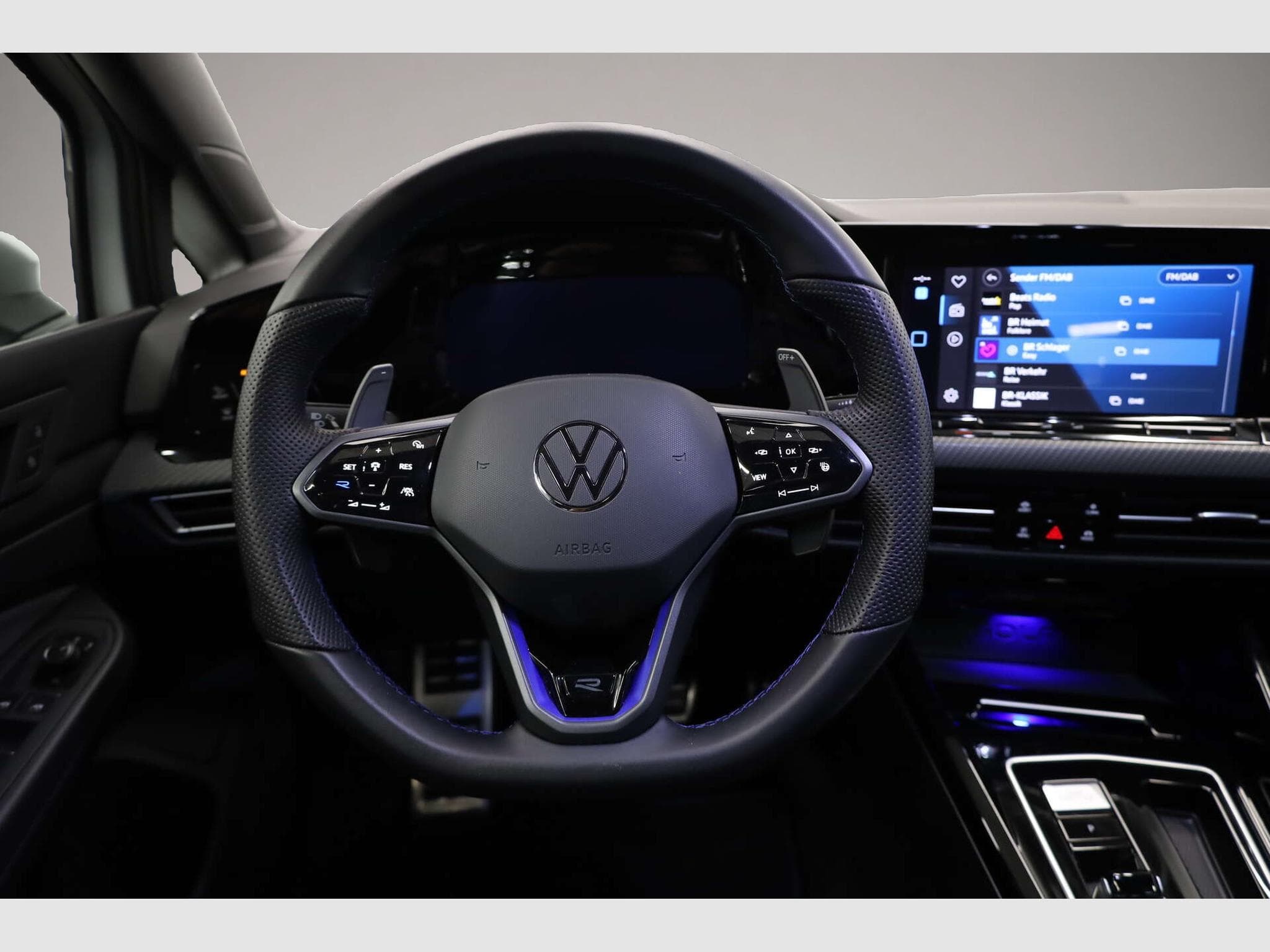 VW Golf (2023) - Photo 7