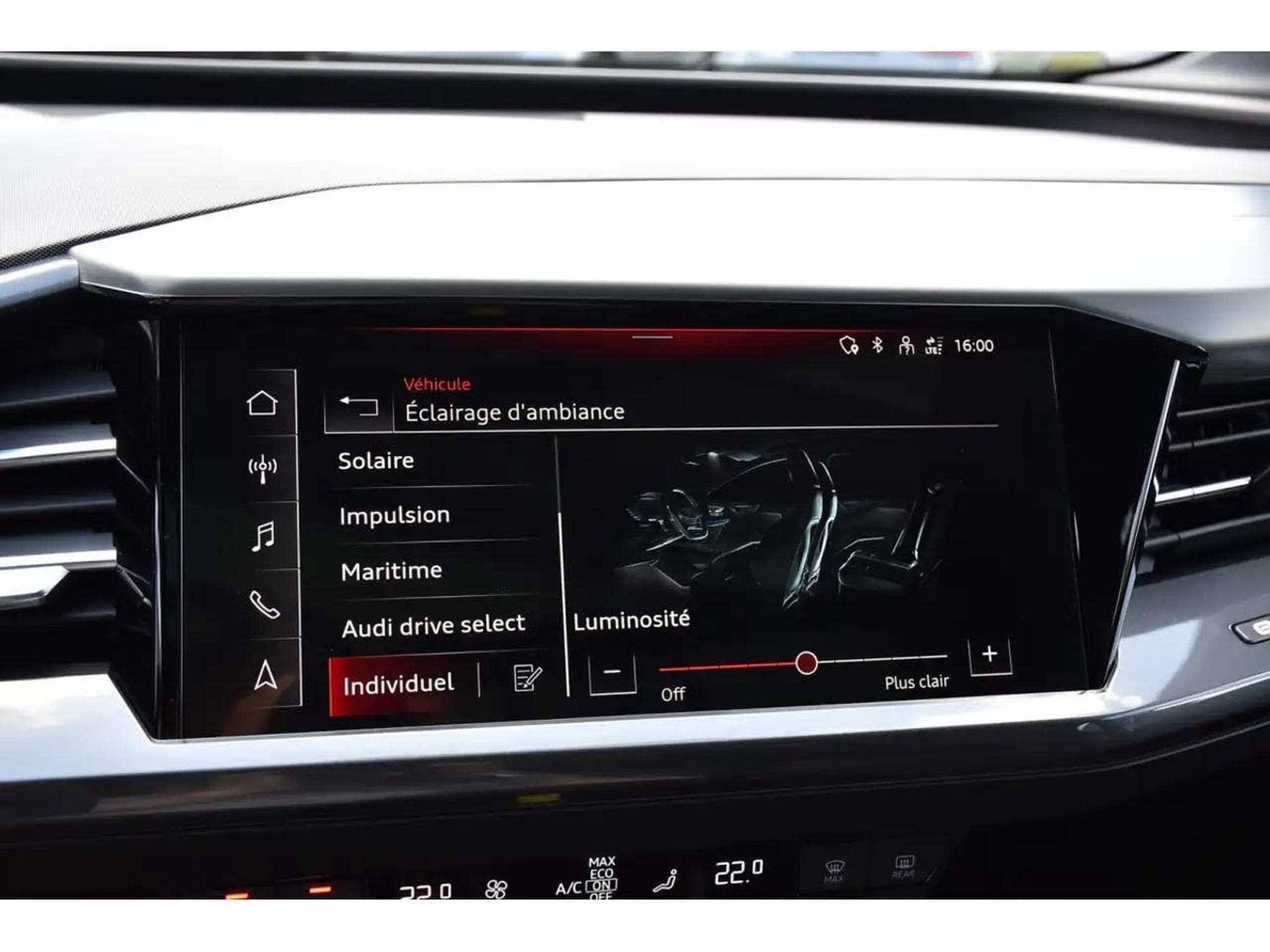 Audi e-tron (2024) - Photo 15