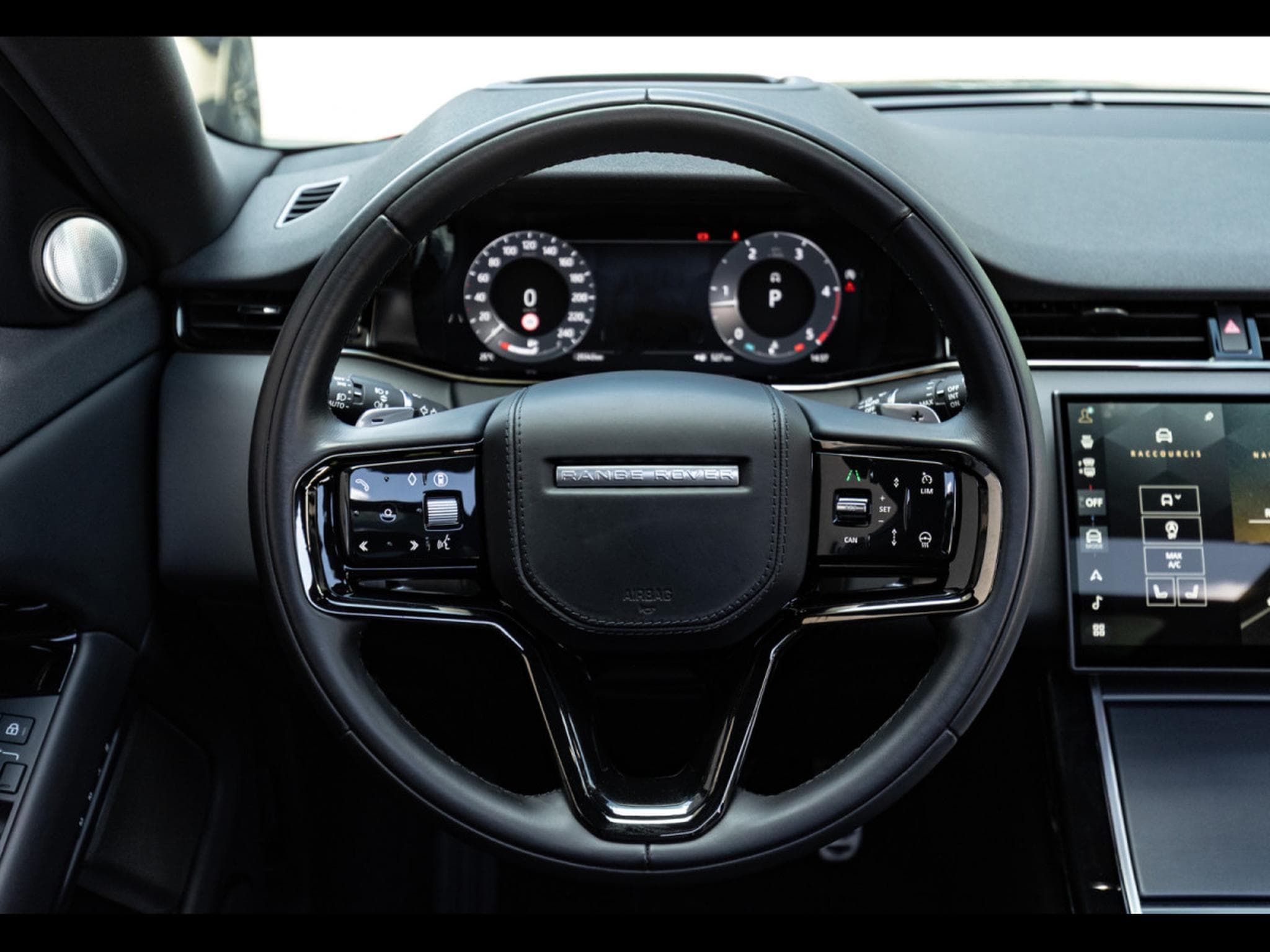 Land-Rover Range Rover Evoque D200 MHEV HSE AWD – PACK BLACK (2024) - Photo 12