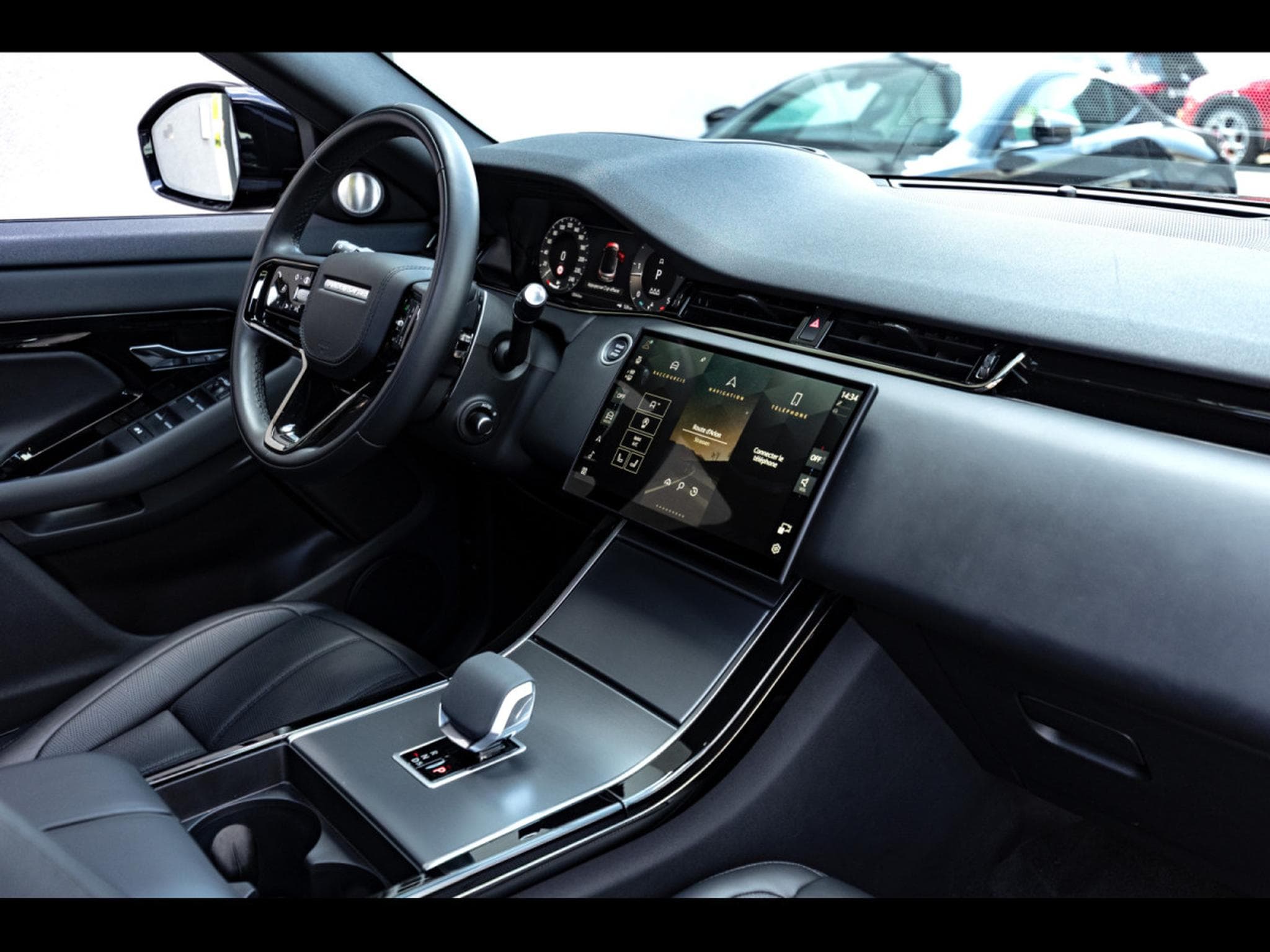 Land-Rover Range Rover Evoque D200 MHEV HSE AWD – PACK BLACK (2024) - Photo 24