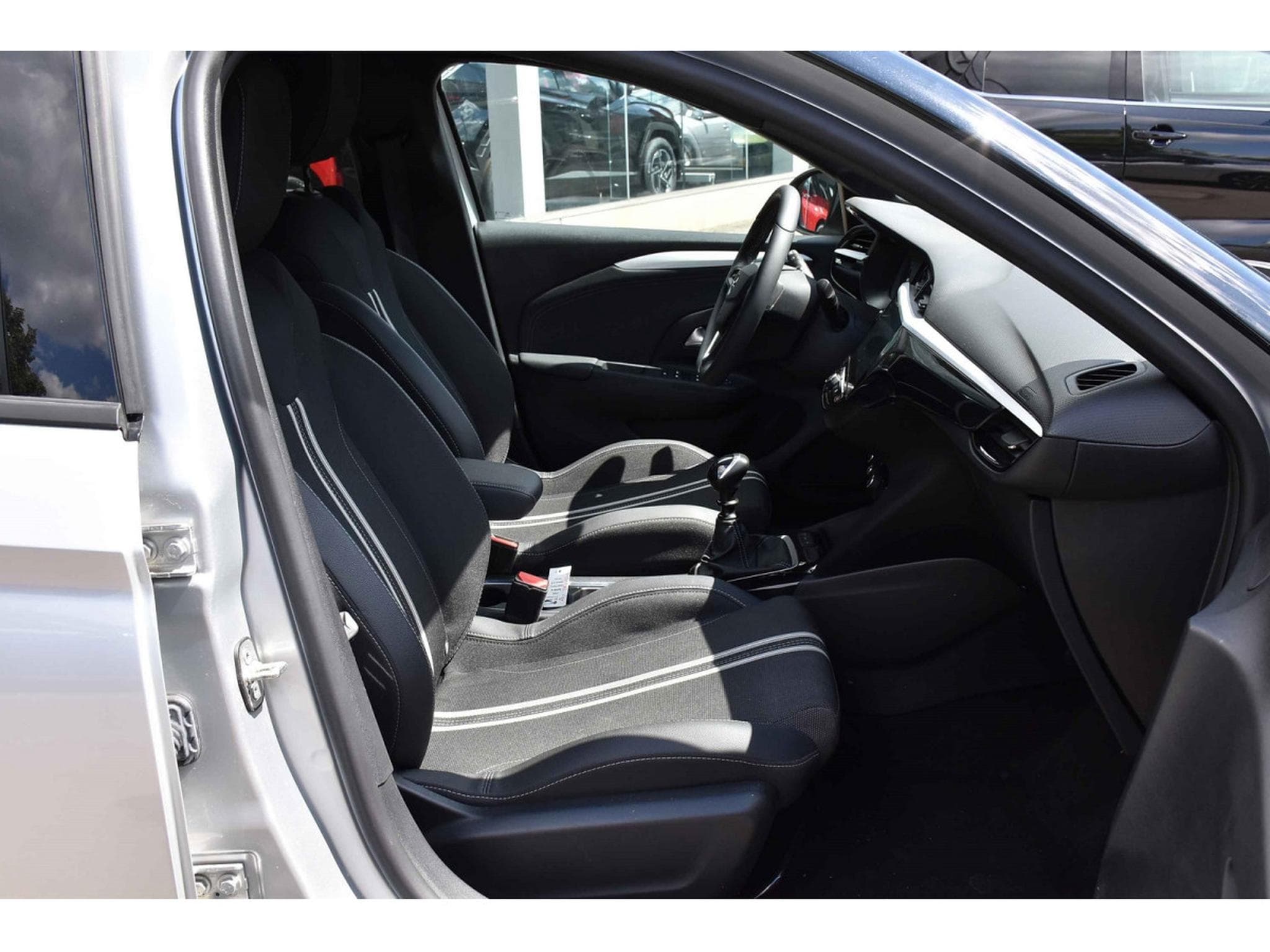 Opel Corsa 1.2 Turbo GS REGUL LANE SIDE GPS CAM KEYLESS 1° MAIN (2025) - Photo 7
