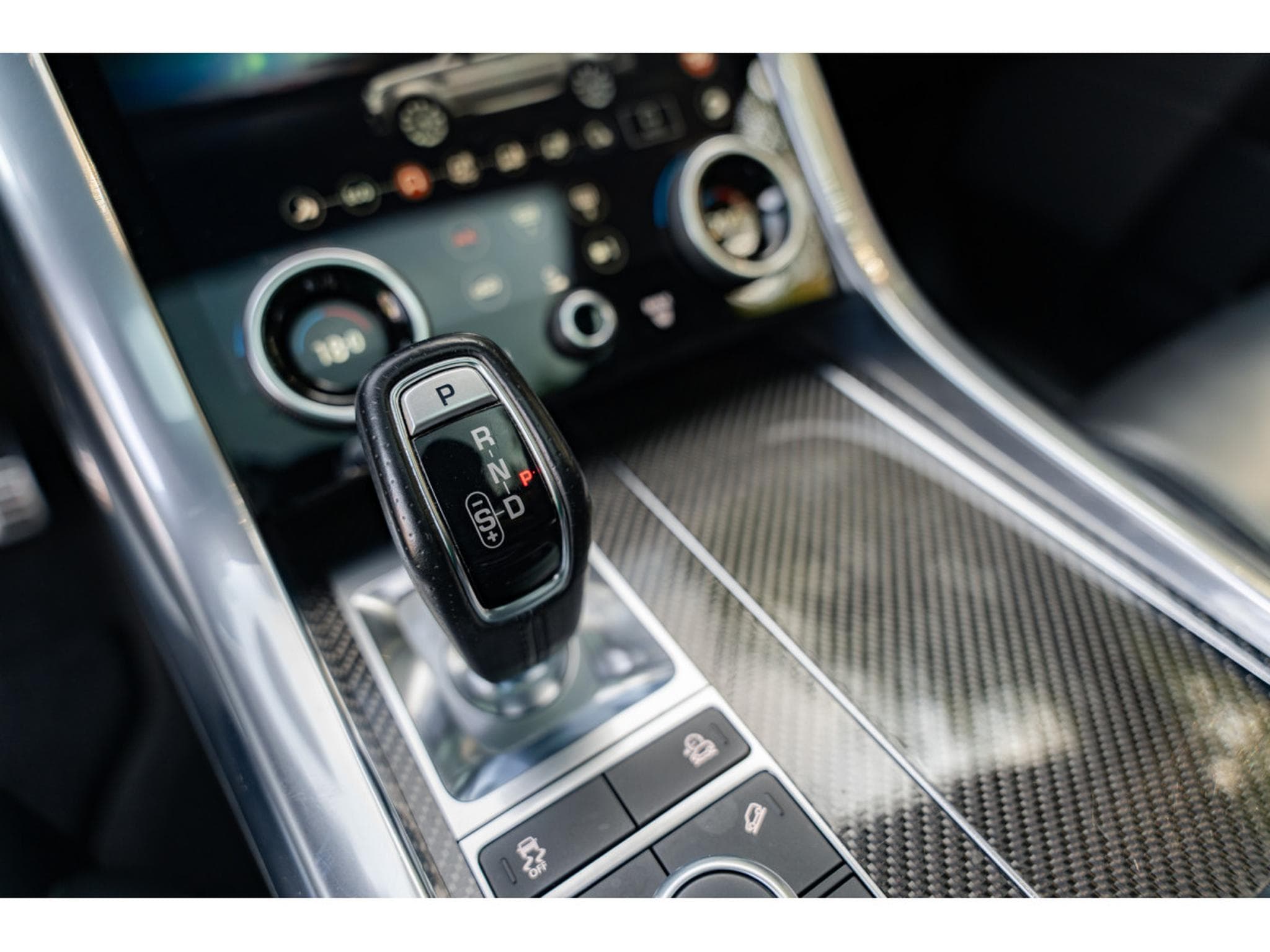 Land-Rover Range Rover Sport SVR - Full Carbon - Panoramic roof - Méridian (2021) - Photo 15