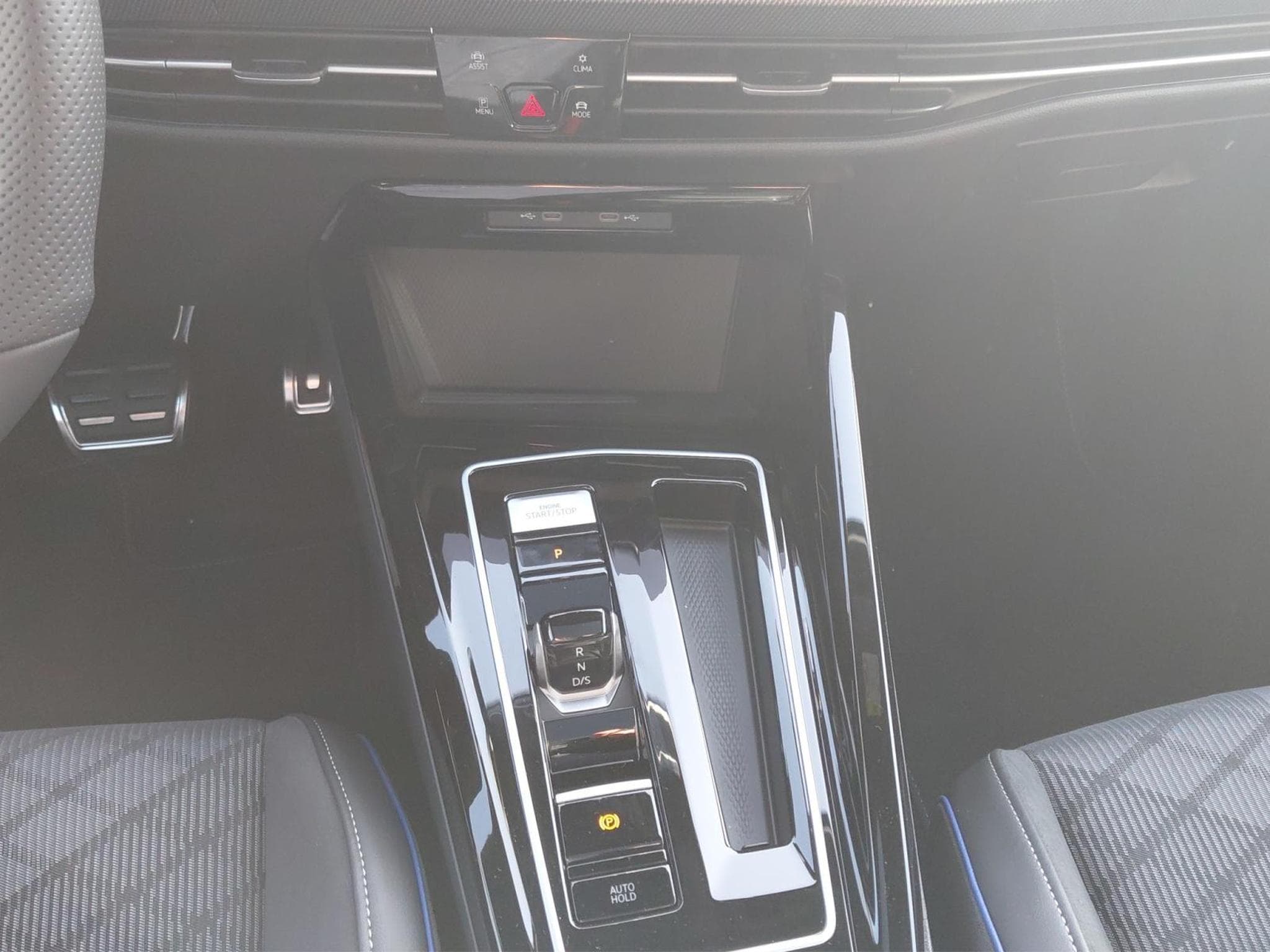 VW Golf R-Line (2026) - Photo 11