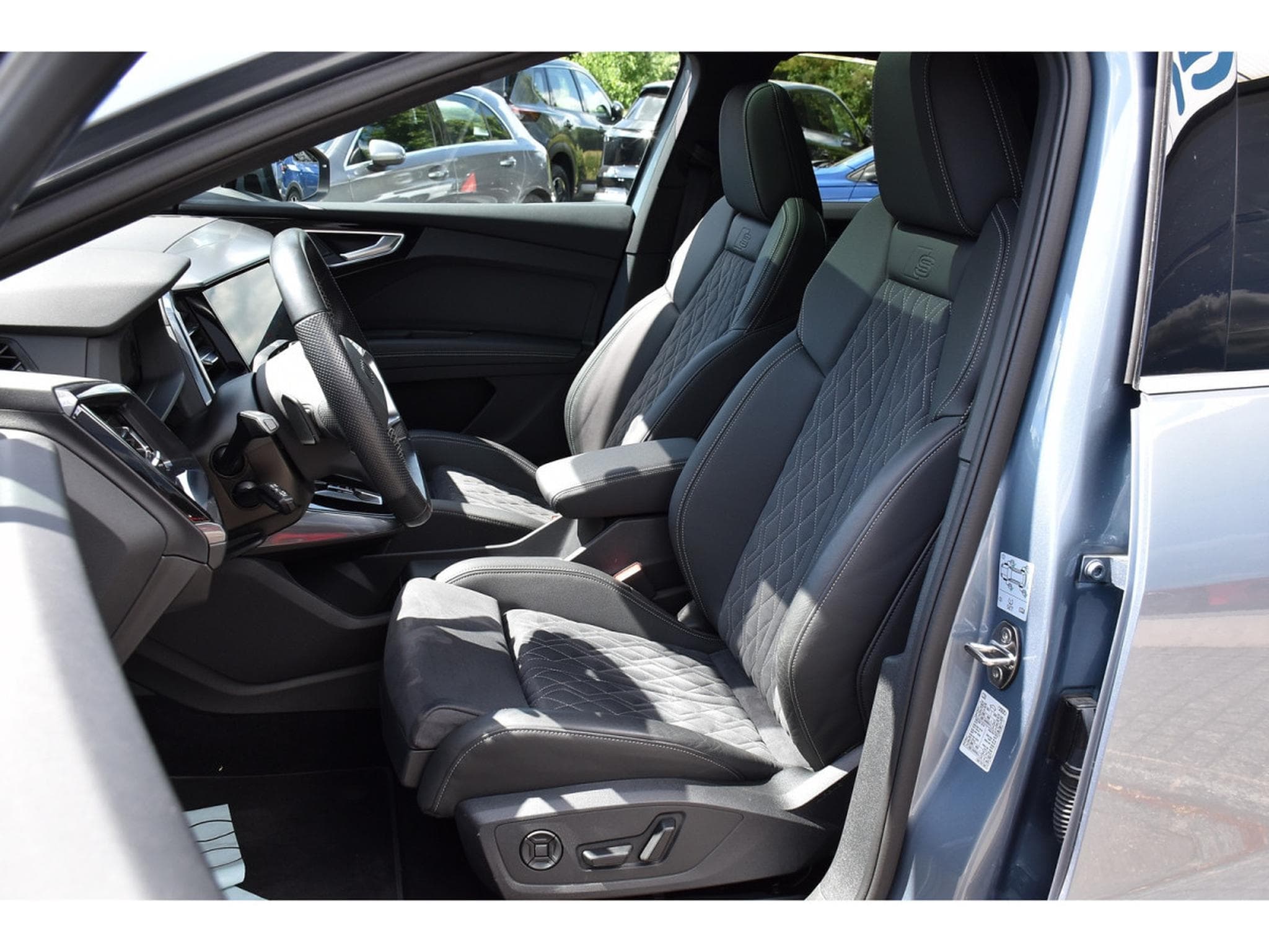 Audi Q4 e-tron e-tron Sportback 40 S-Line PANO CUIR MEM ACC SIDE MATRIX HUD (2024) - Photo 7