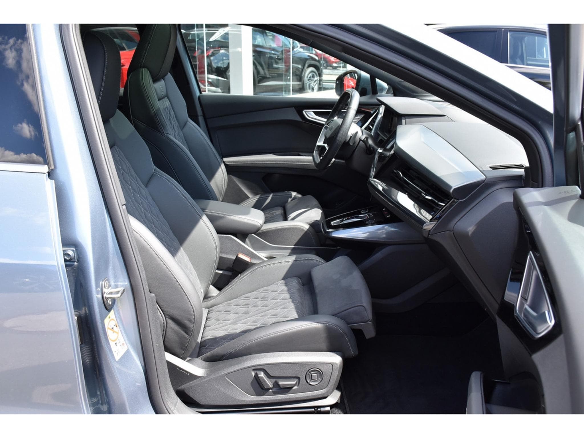 Audi Q4 e-tron e-tron Sportback 40 S-Line PANO CUIR MEM ACC SIDE MATRIX HUD (2024) - Photo 8