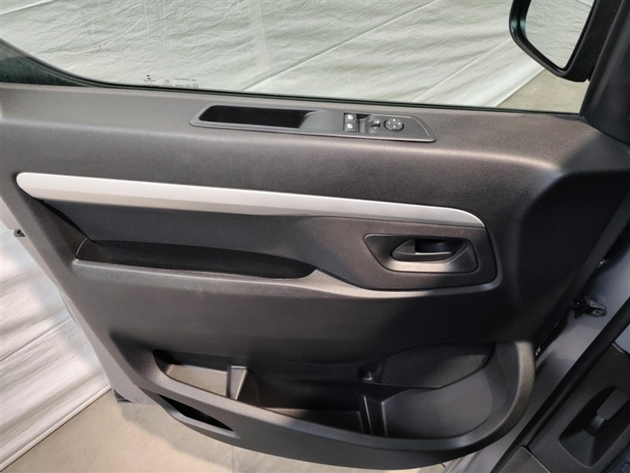 Citroen Jumpy 2.0 BlueHDi L2 Easy Pack Double Cabine *NAVI/CAM360/JA17* (2021) - Photo 17