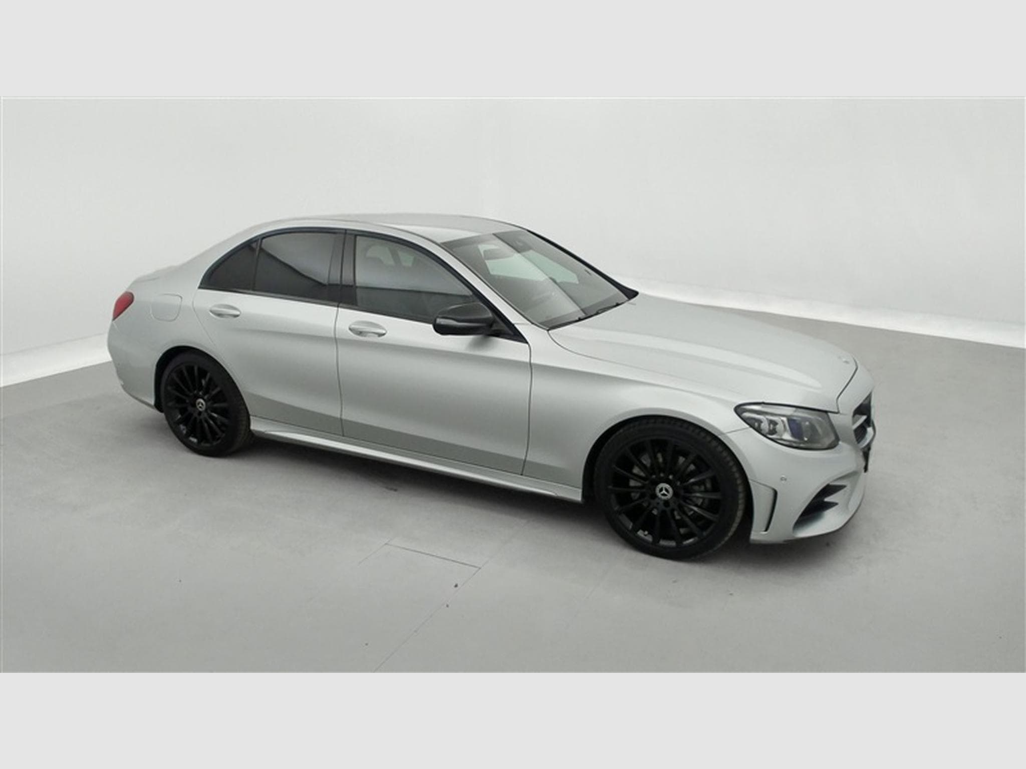 Mercedes C 200 AMG Line (2021) - Photo 23