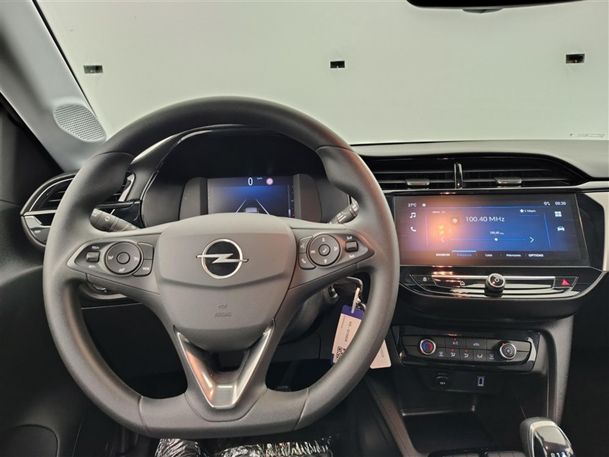 Opel Corsa 1.2i 100cv Edition CARPLAY / FULL LED / CAMERA (2025) - Photo 9