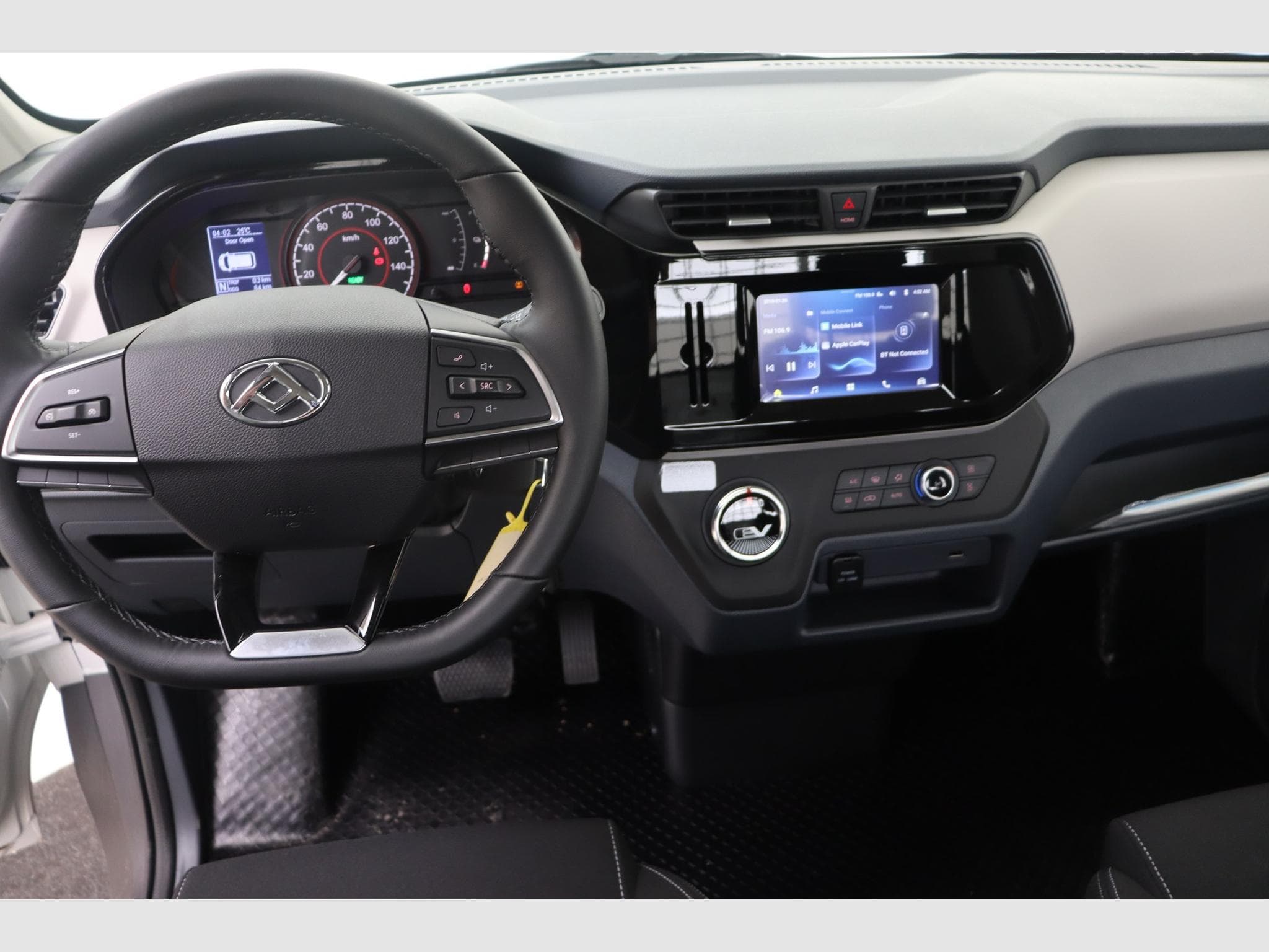 Maxus eDeliver 3 LONG WHEEL BASE (2025) - Photo 11