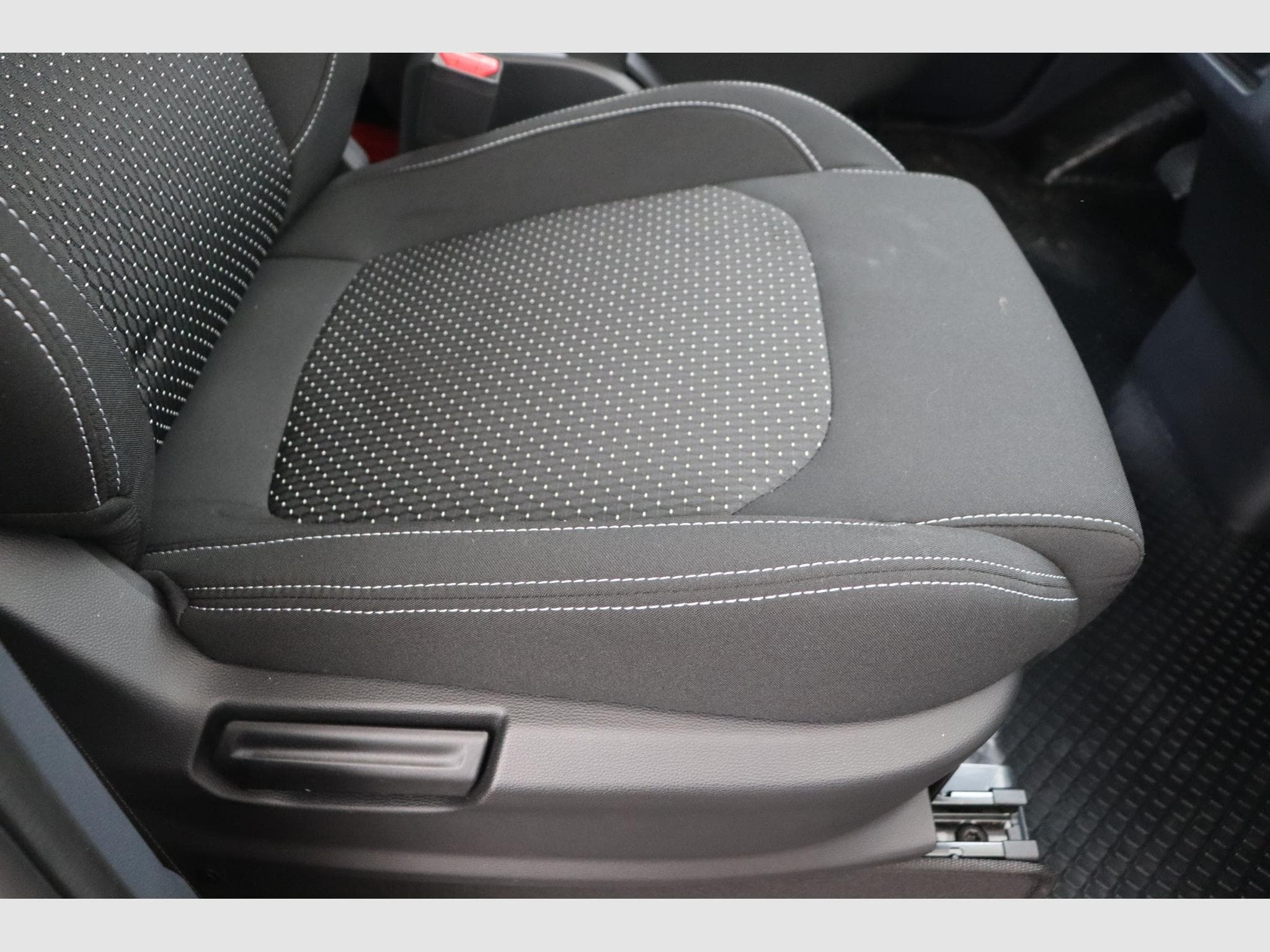 Maxus eDeliver 3 LONG WHEEL BASE (2025) - Photo 15