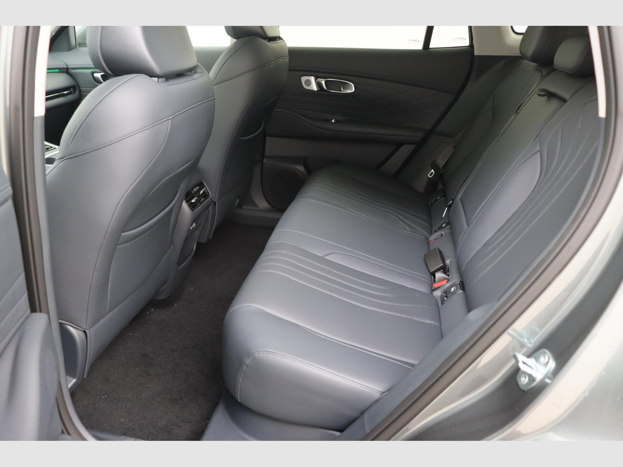 Geely Starray Launch Edition (2026) - Photo 16