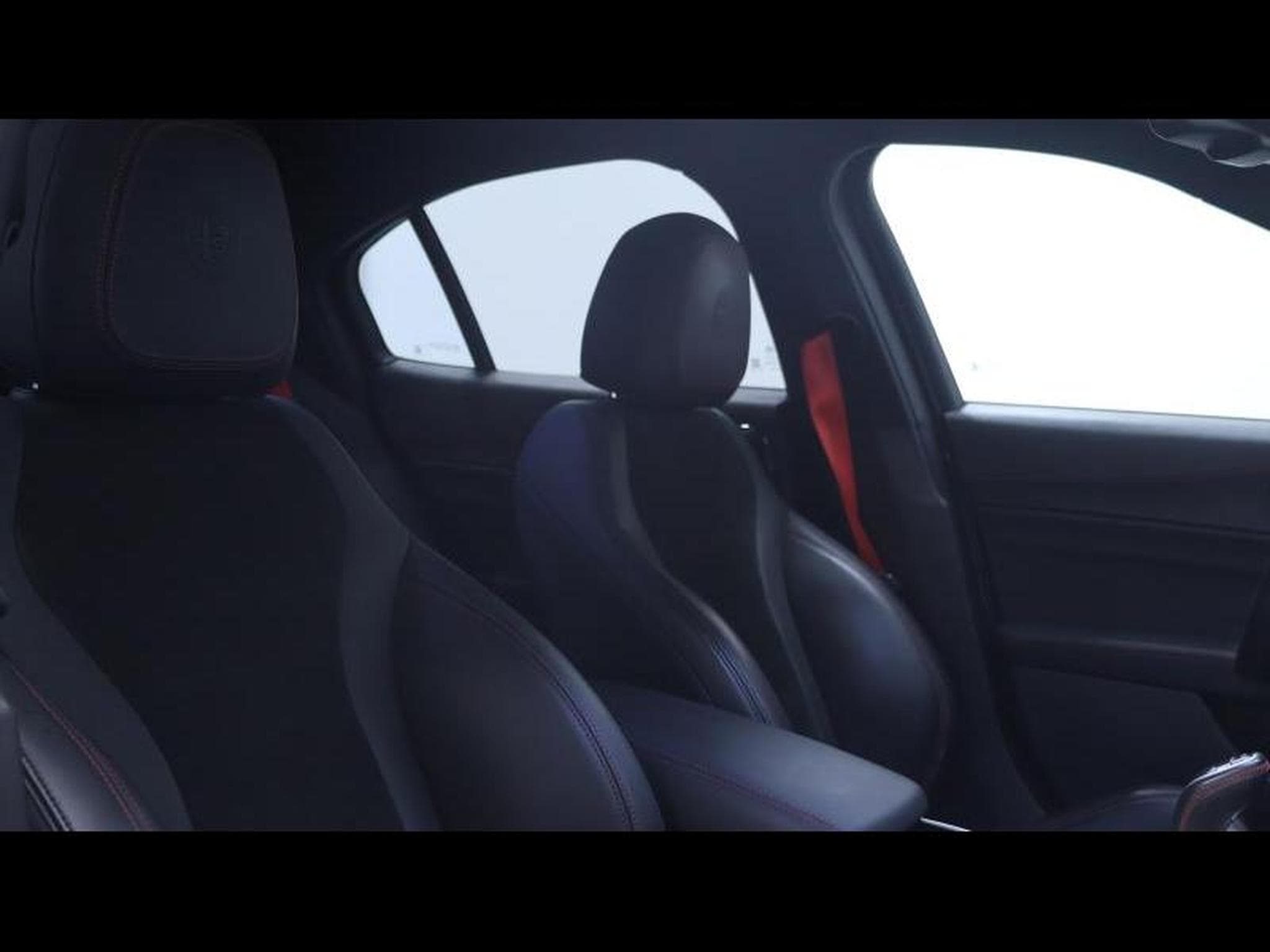 Alfa-Romeo Giulia 2.9 V6 510 Quadrifoglio (2021) - Photo 13