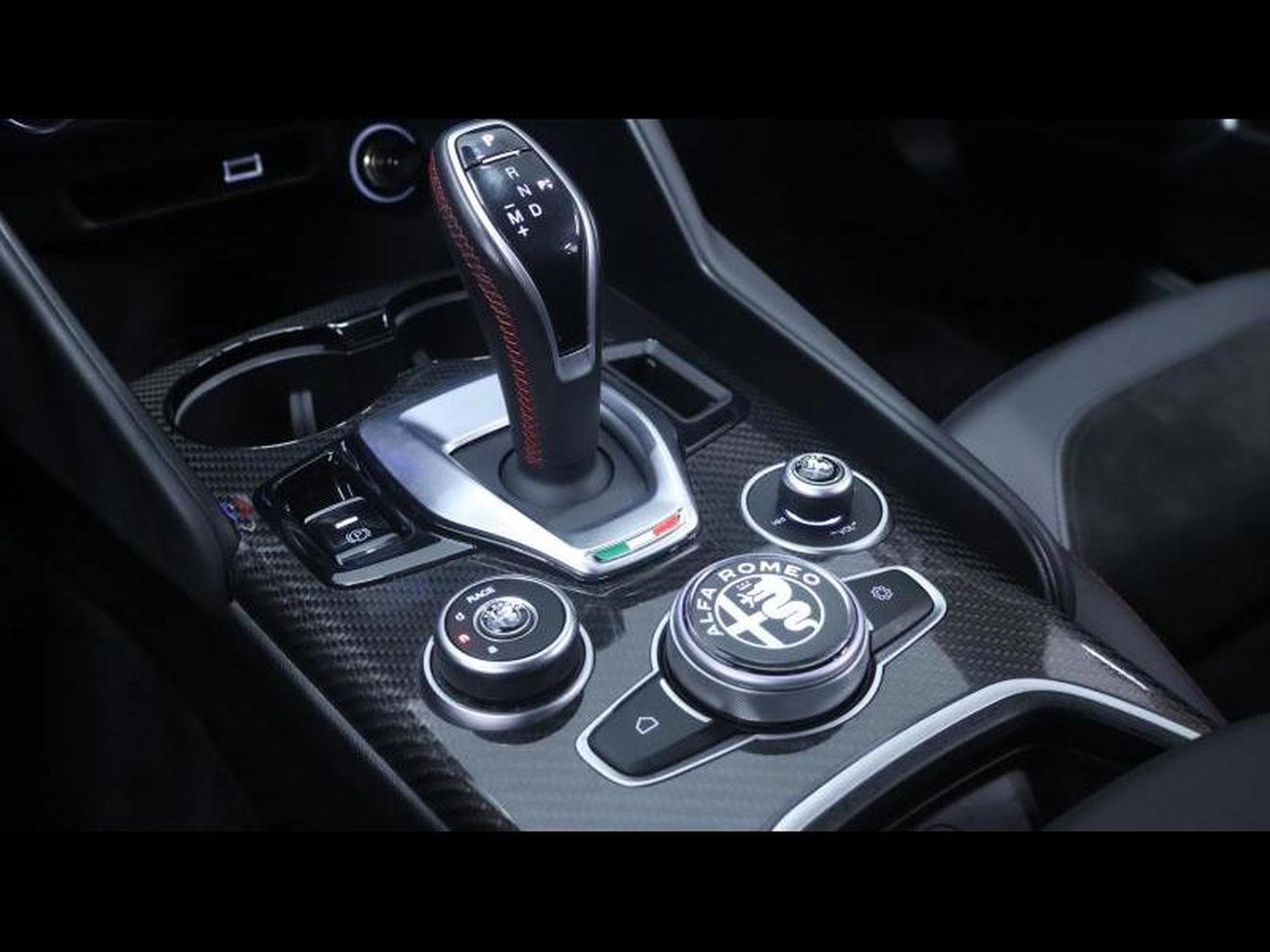 Alfa-Romeo Giulia 2.9 V6 510 Quadrifoglio (2021) - Photo 19