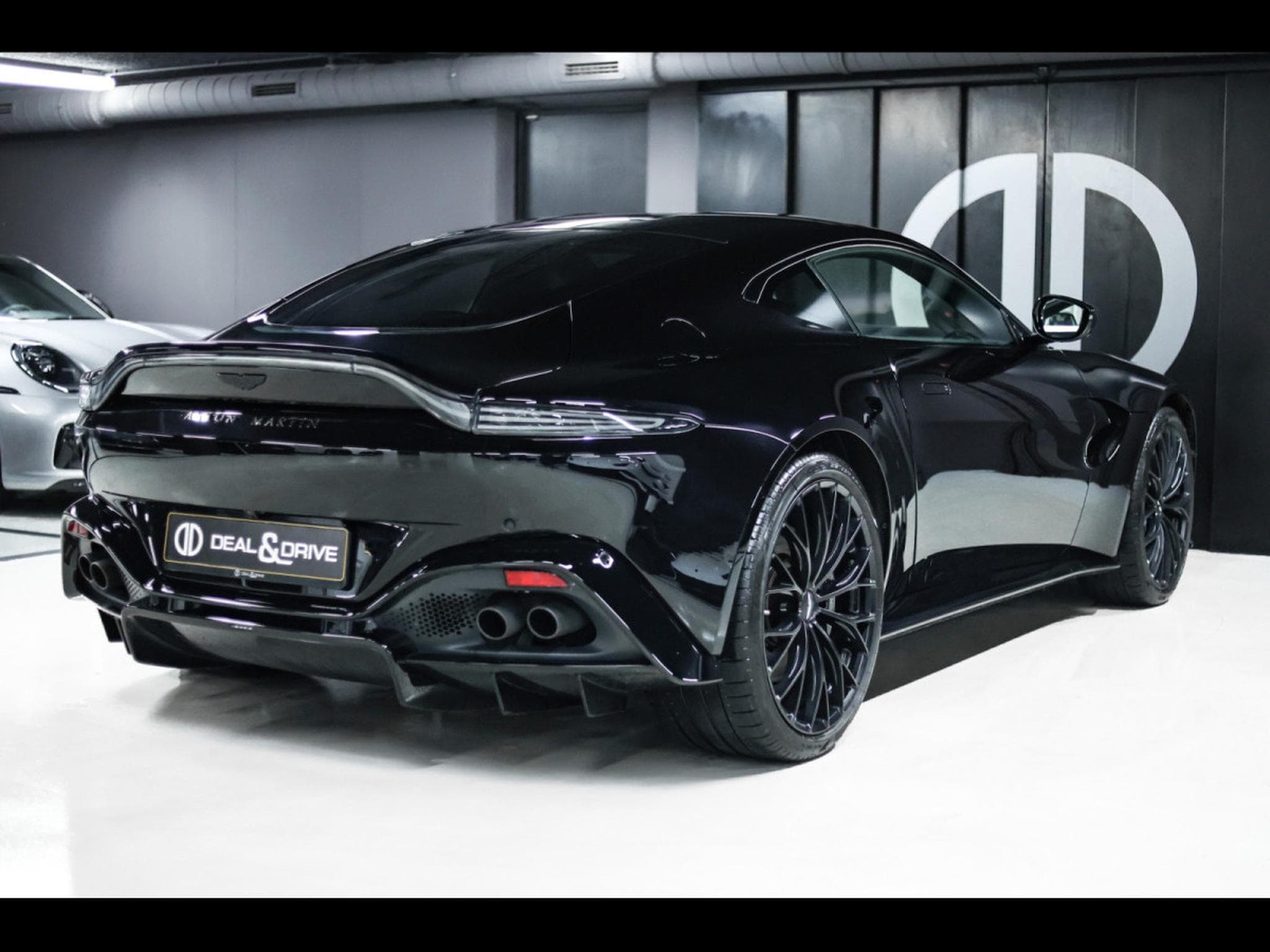 Aston-Martin V8 Vantage VANTAGE COUPE - FULL XPEL (2022) - Photo 3