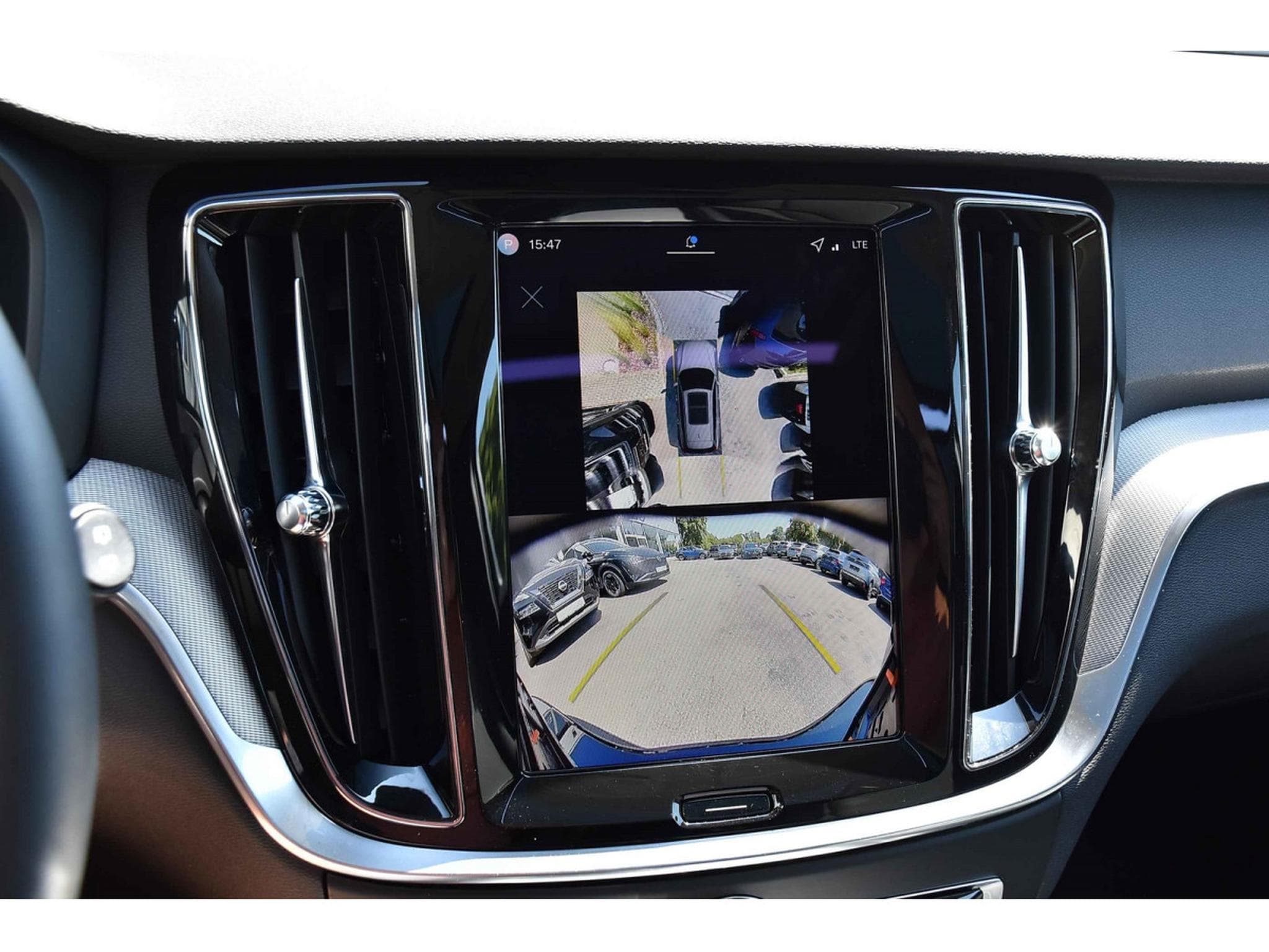Volvo V60 2.0 B4 Plus Dark Geartronic PANO CUIR MEMO CAM360 HARMAN 1°M (2025) - Photo 17