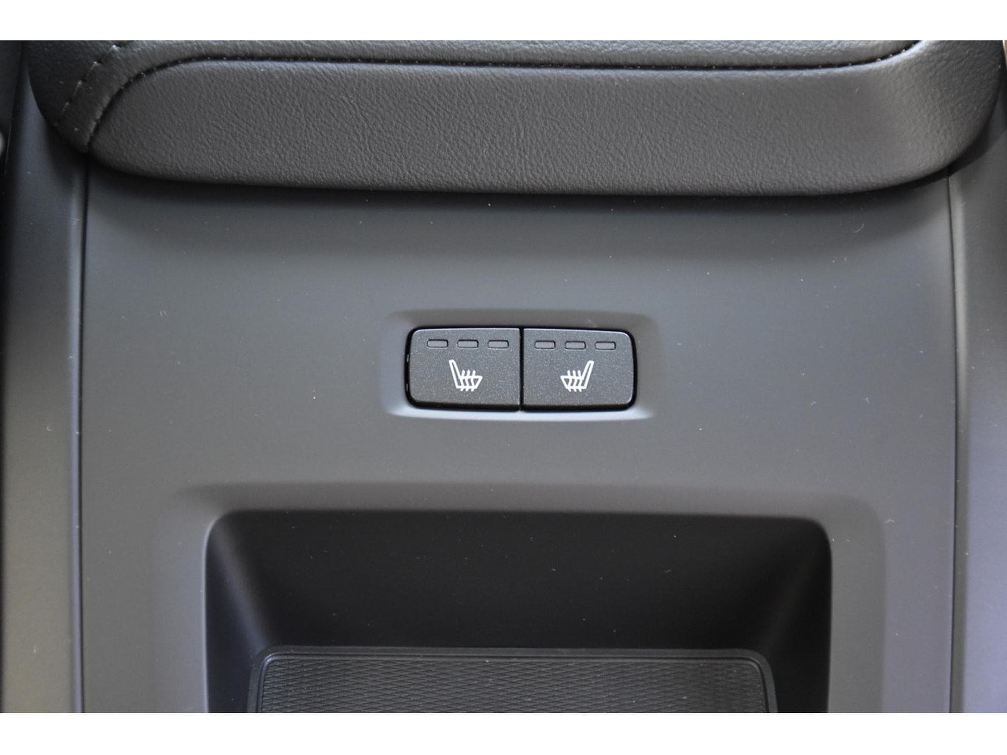 Volvo V60 2.0 B4 Plus Dark Geartronic PANO CUIR MEMO CAM360 HARMAN 1°M (2025) - Photo 25
