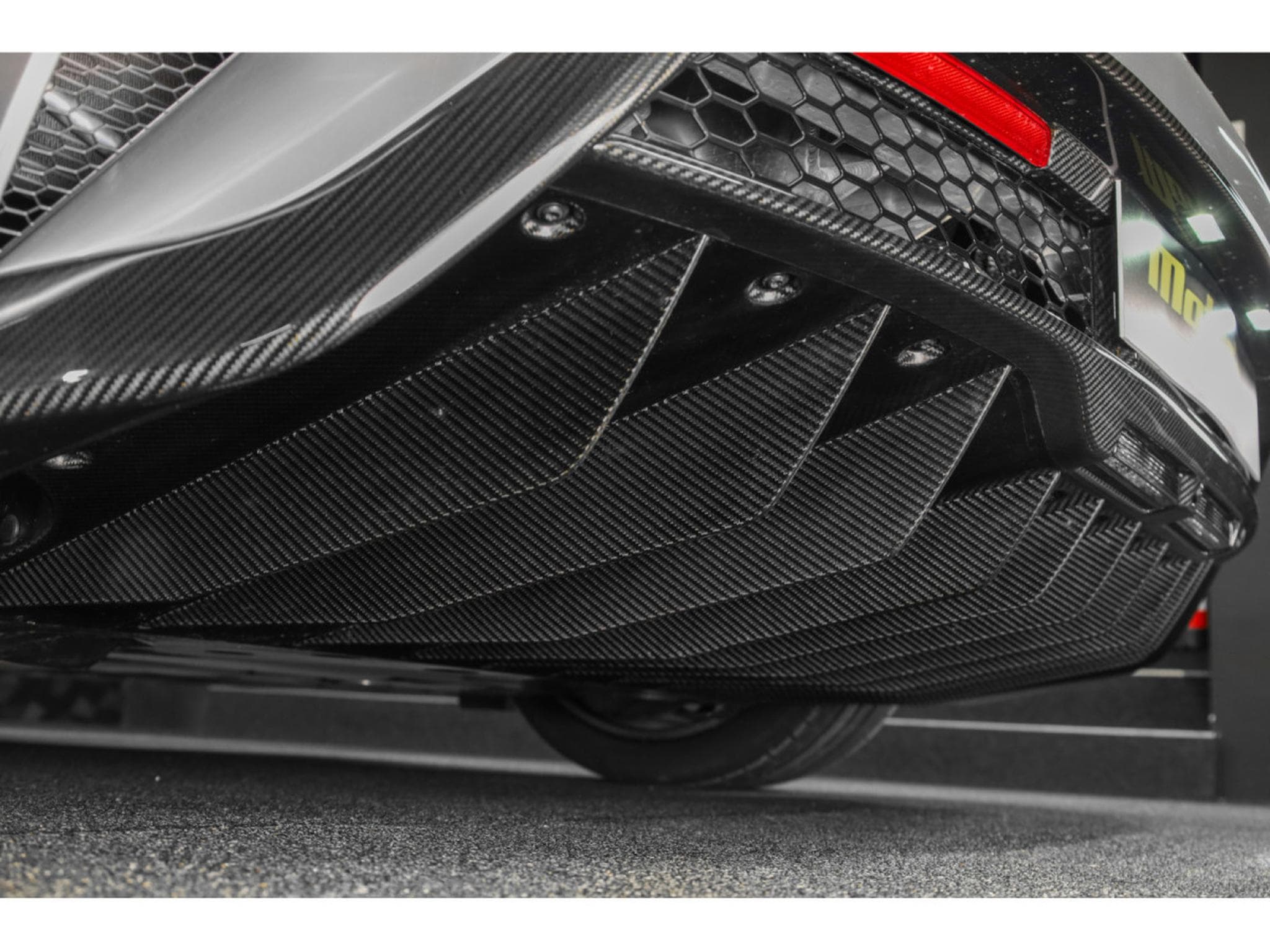 Ford GT Carbon Series - Ingot Silver (2023) - Photo 14