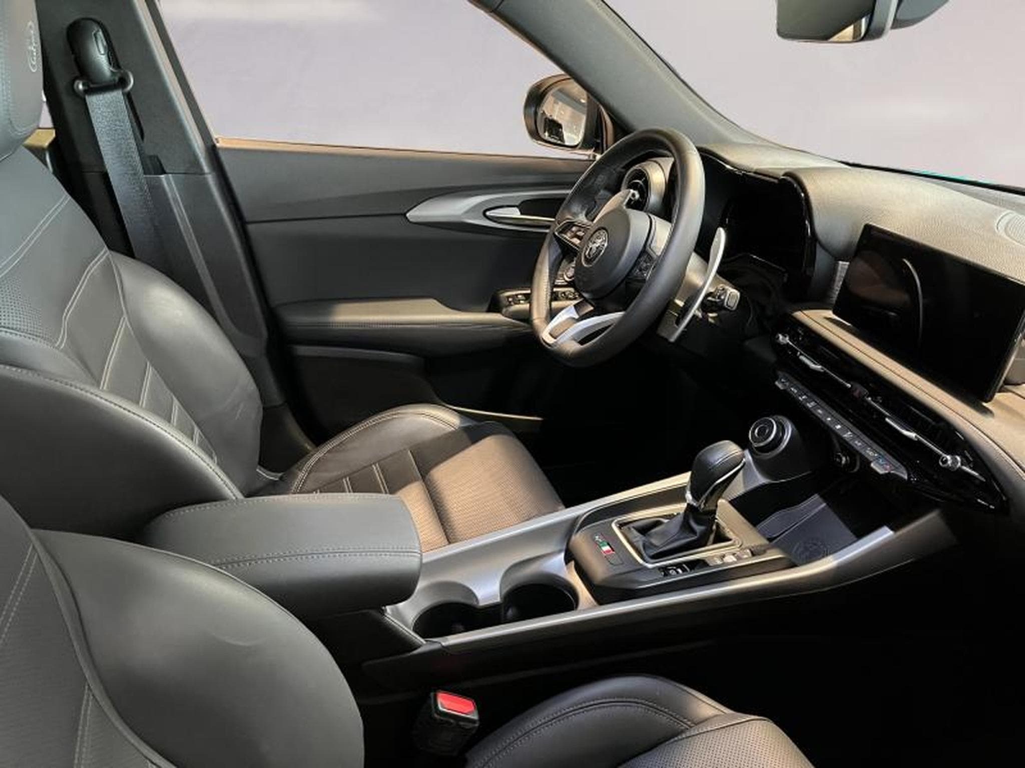 Alfa-Romeo Tonale Tonale 1.5 Hybrid 160 Edizione Speciale (2023) - Photo 12