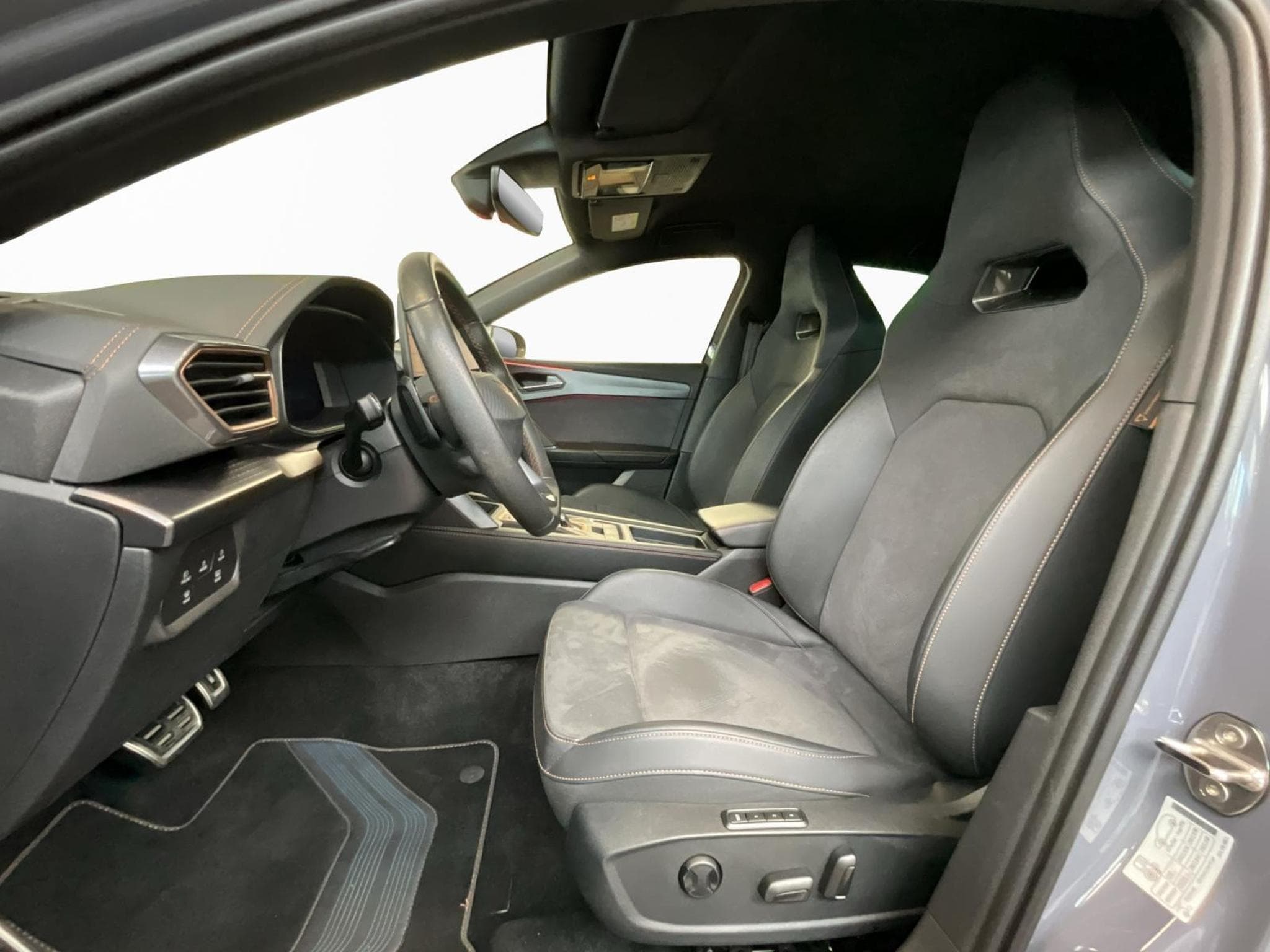Cupra Leon DSG+Dinamica+Pure-Perf.+Int.-Drive (2025) - Photo 9
