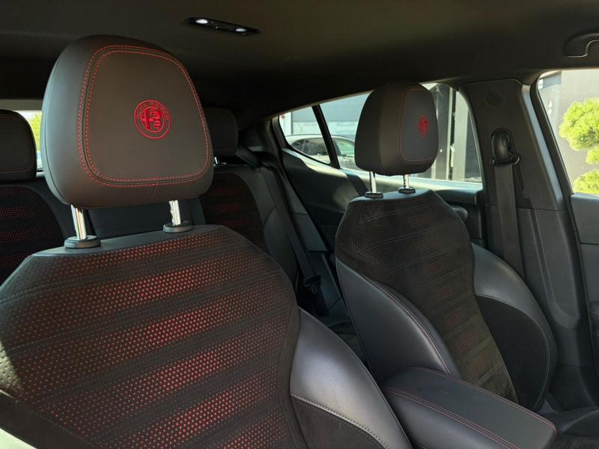 Alfa-Romeo Tonale Veloce Mild Hybrid/Alcantara/Camera (2023) - Photo 9