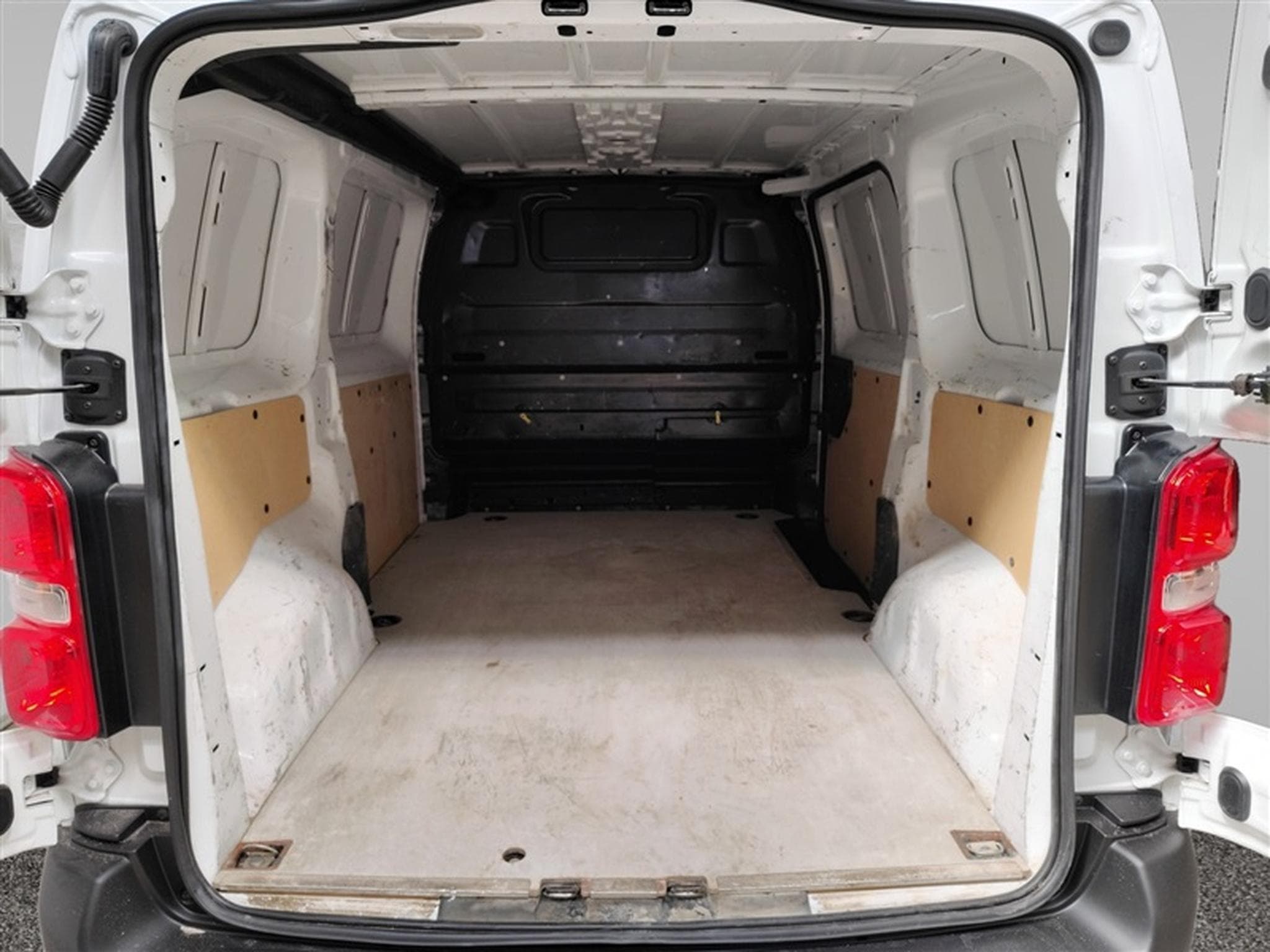 Fiat Scudo 2.0 Multijet 145cv AUTO L 3pl. NAVI / CAMERA (2023) - Photo 14