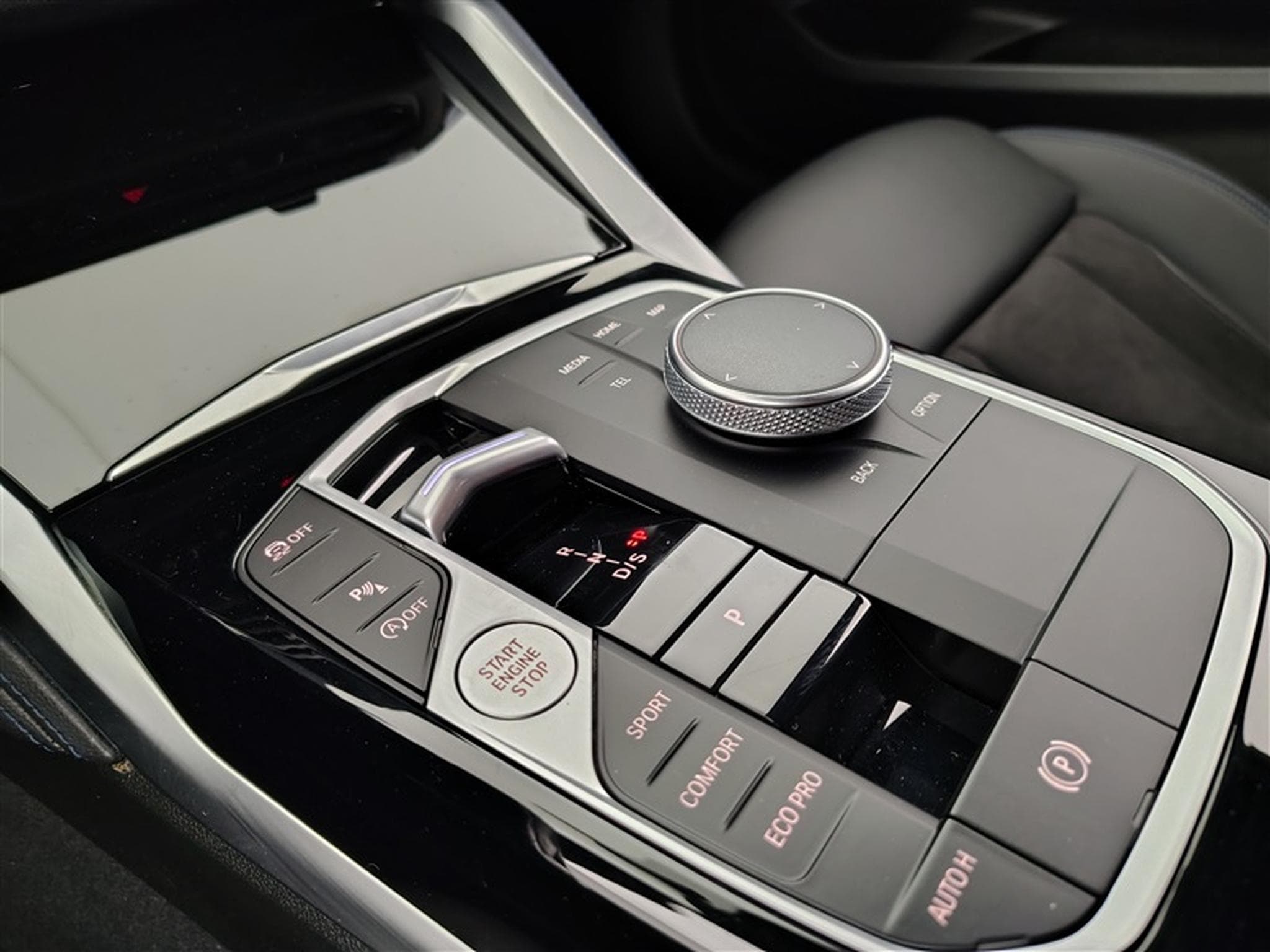 BMW 218 Coupé 218iA (2023) - Photo 12
