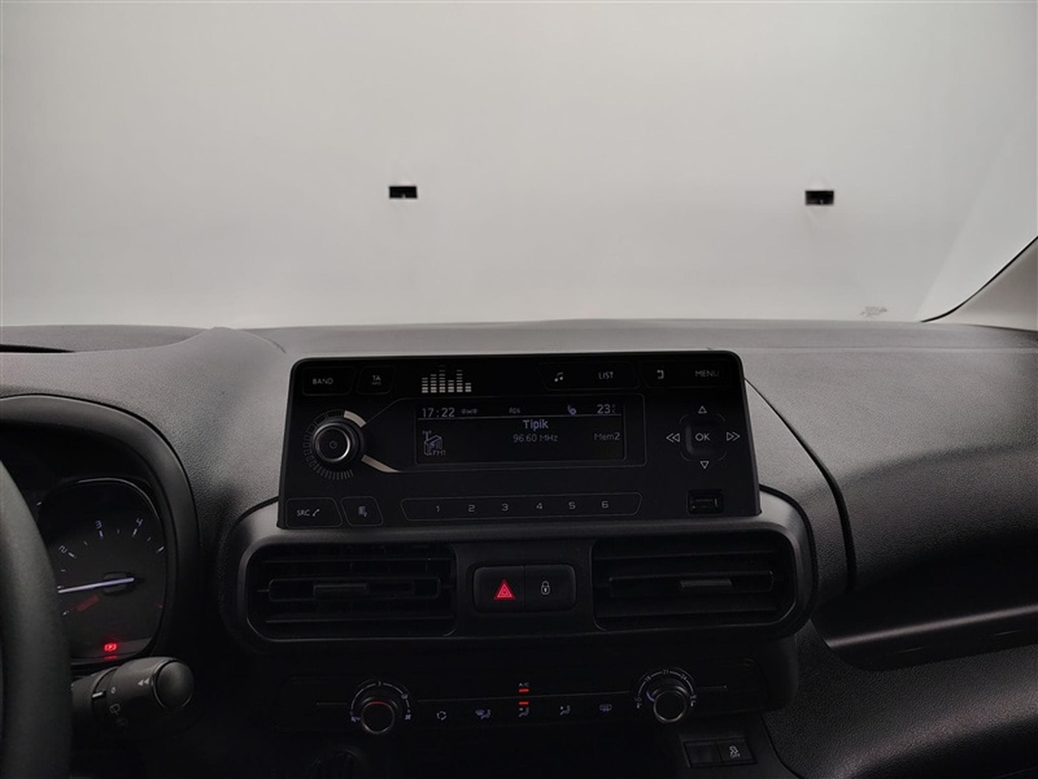 Citroen Berlingo 1.5 BlueHDi M Light Club S/S (6.2) (2021) - Photo 11