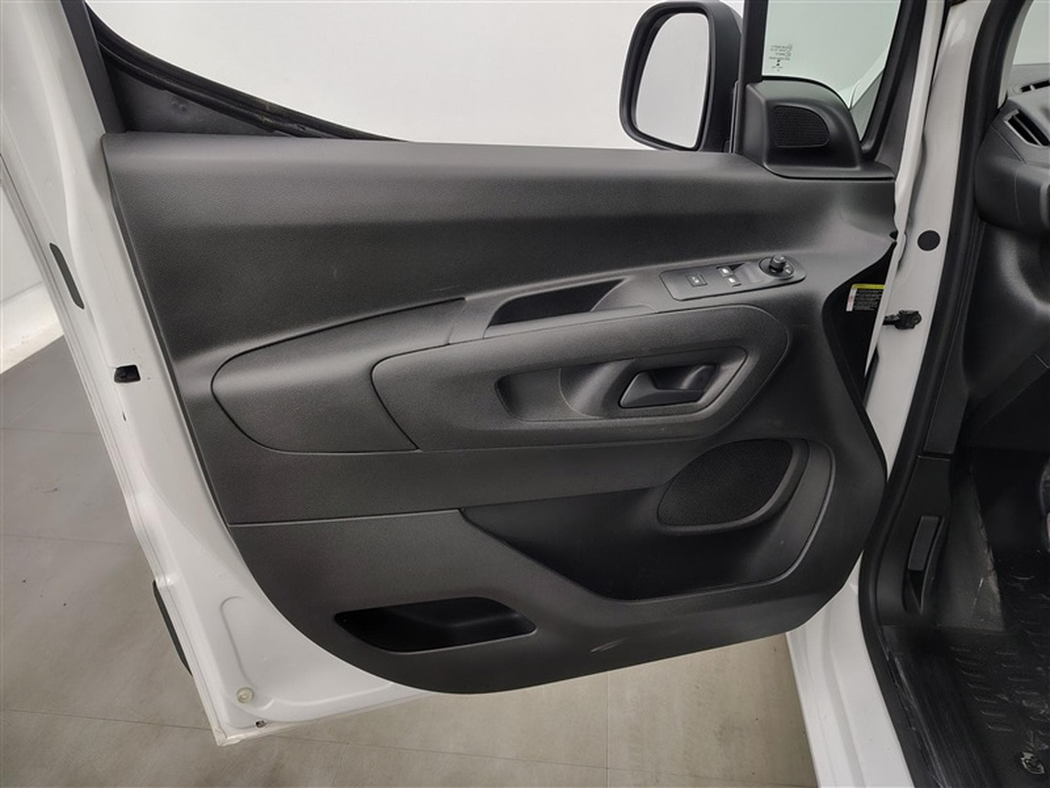 Citroen Berlingo 1.5 BlueHDi M Light Club S/S (6.2) (2021) - Photo 16