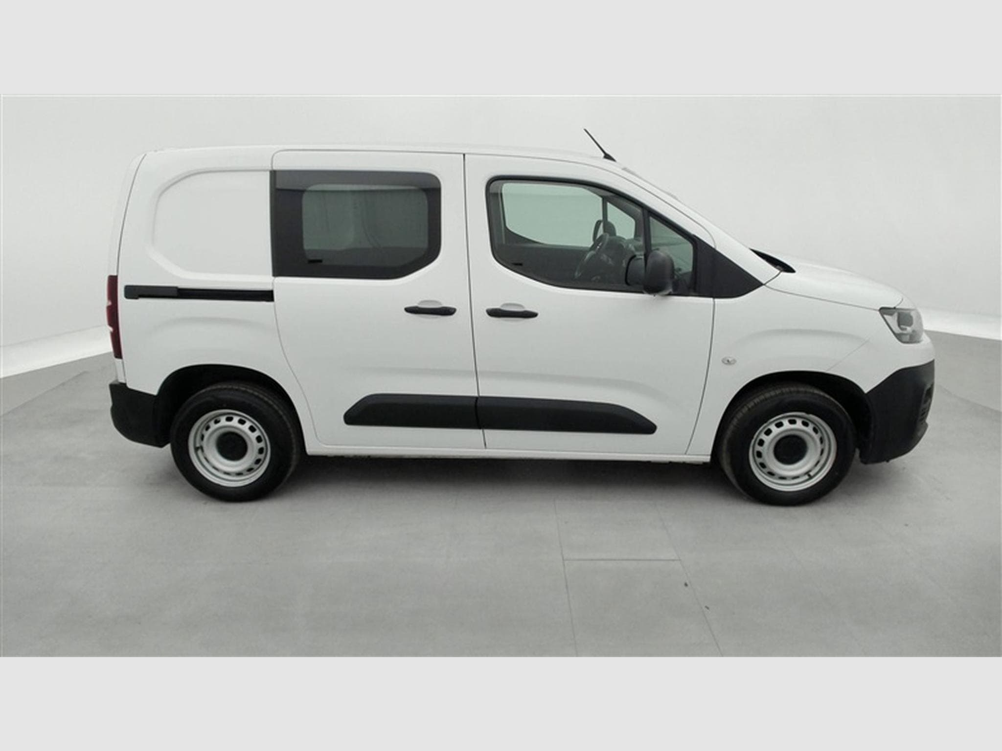 Citroen Berlingo 1.5 BlueHDi M Light Club S/S (6.2) (2021) - Photo 22