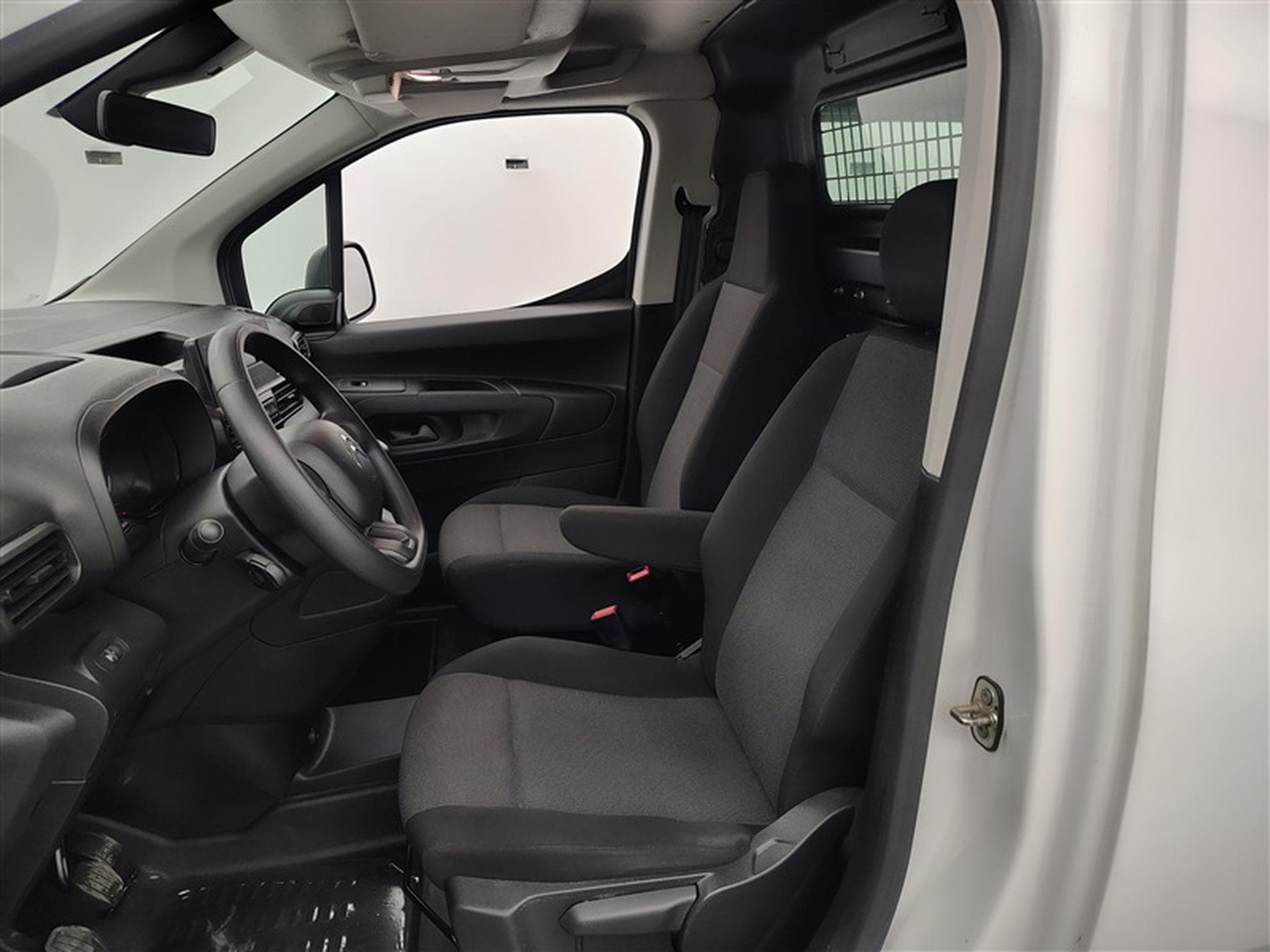 Citroen Berlingo 1.5 BlueHDi M Light Club S/S (6.2) (2021) - Photo 7