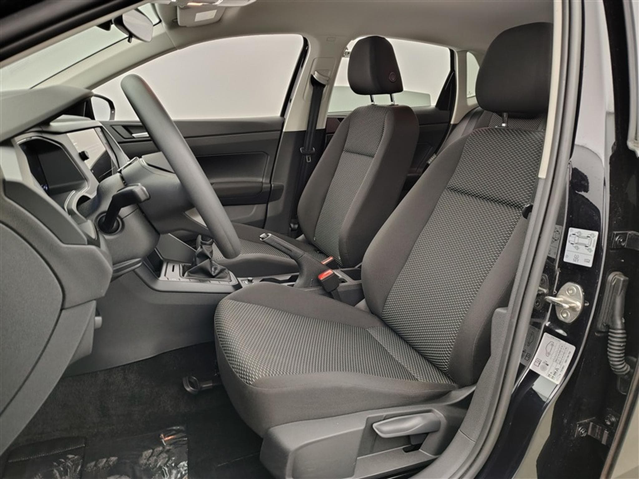 VW Polo 1.0 MPI  Carplay / Led/ PDC v+ar (2024) - Photo 7