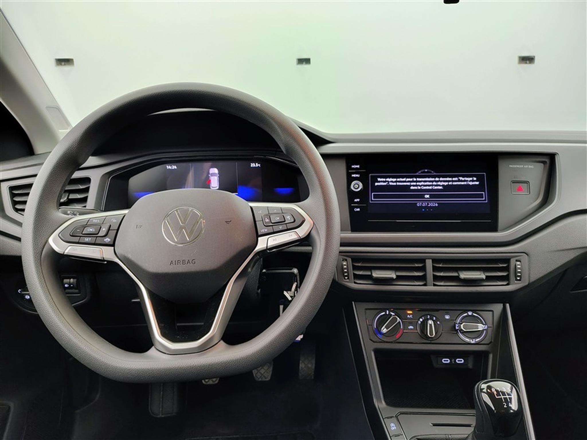 VW Polo 1.0 MPI  Carplay / Led/ PDC v+ar (2024) - Photo 9
