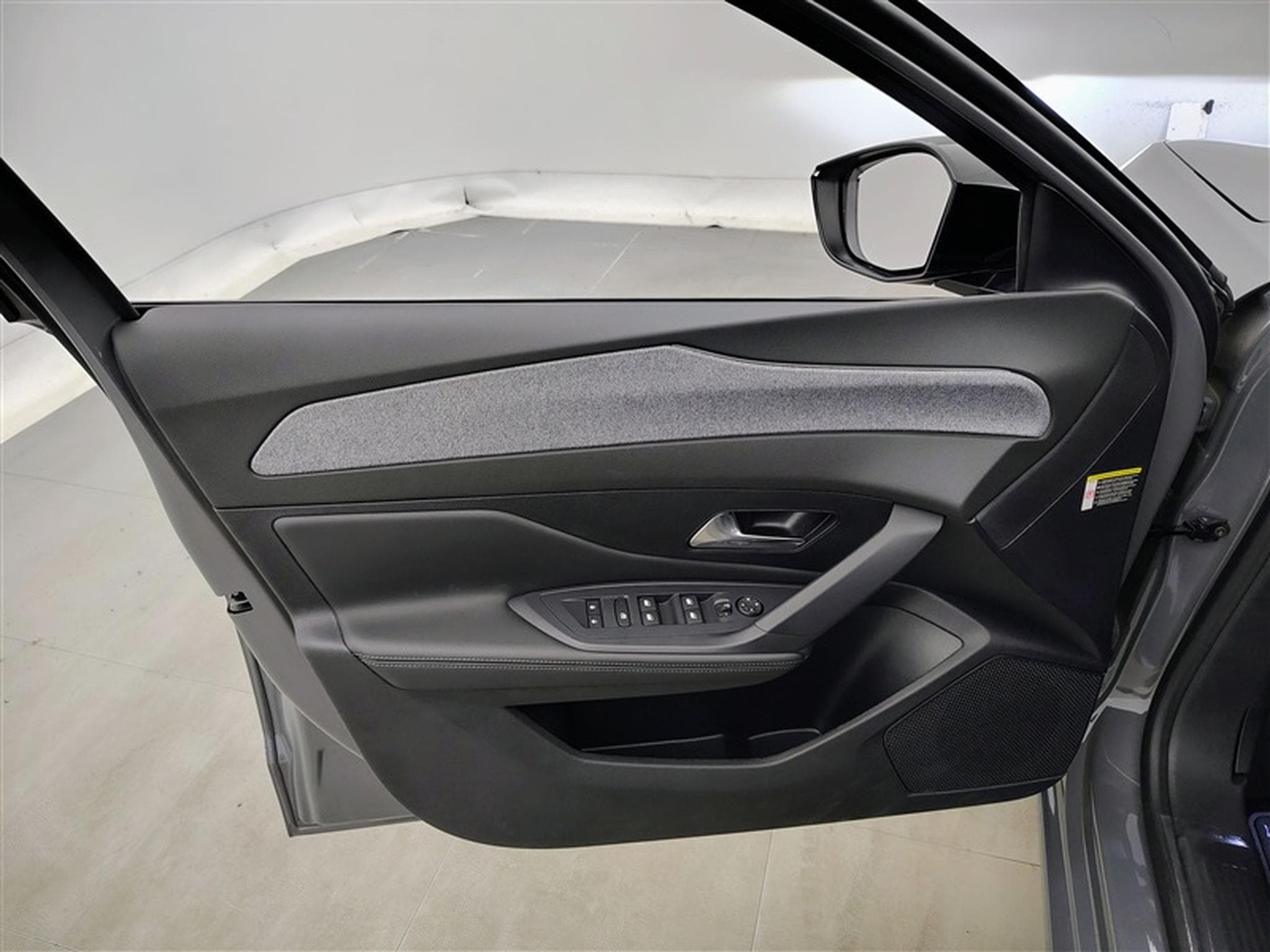 Peugeot 308 1.5 BlueHDi 130cv EAT8 Allure NAVI / FULL LED / CAMERA 360° (2026) - Photo 17