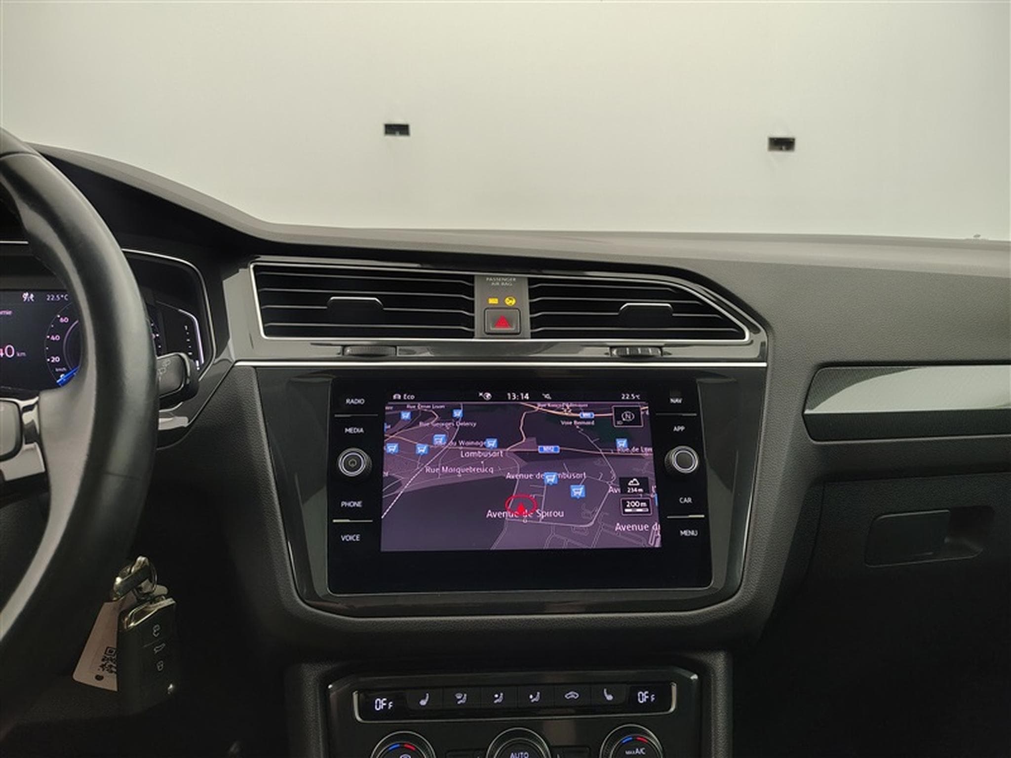 VW Tiguan 2.0 TDI SCR R-Line DSG (2020) - Photo 11