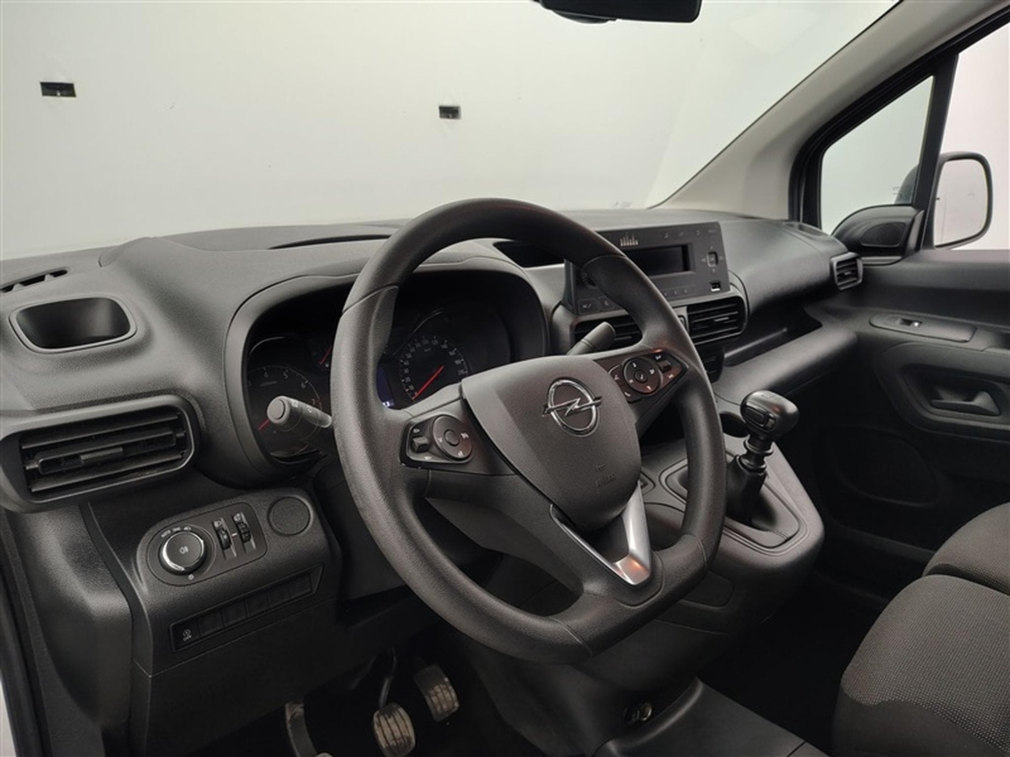 Opel Combo 1.5 TD BI L1H1 NAVI / PDC (2022) - Photo 8