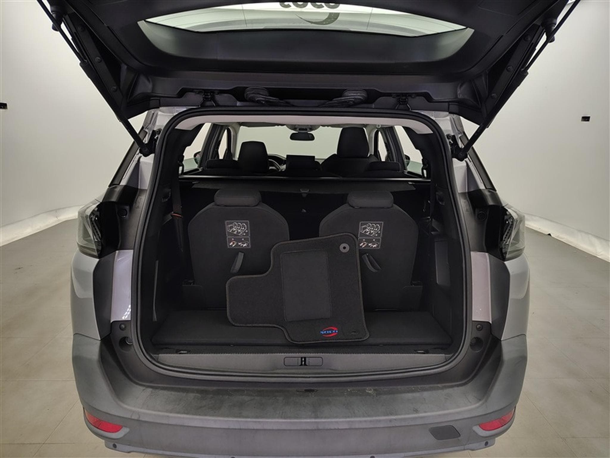 Peugeot 5008 1.2 7Pl Active Pack  Navi Cockpit / Led / PDC+Caméra (2021) - Photo 14