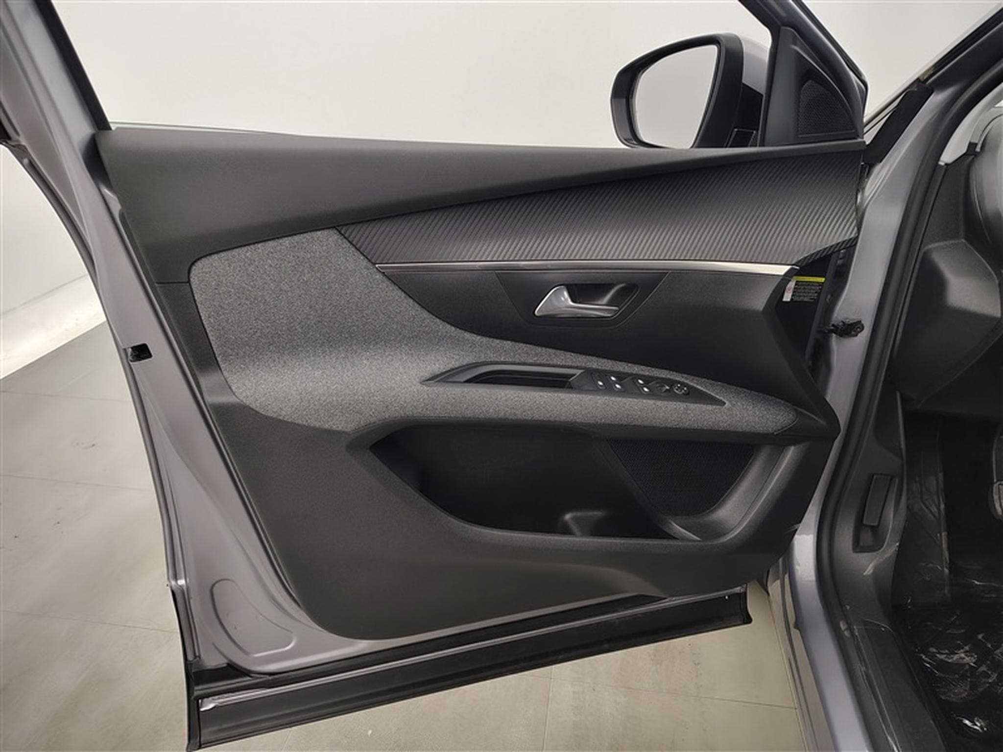 Peugeot 5008 1.2 7Pl Active Pack  Navi Cockpit / Led / PDC+Caméra (2021) - Photo 17
