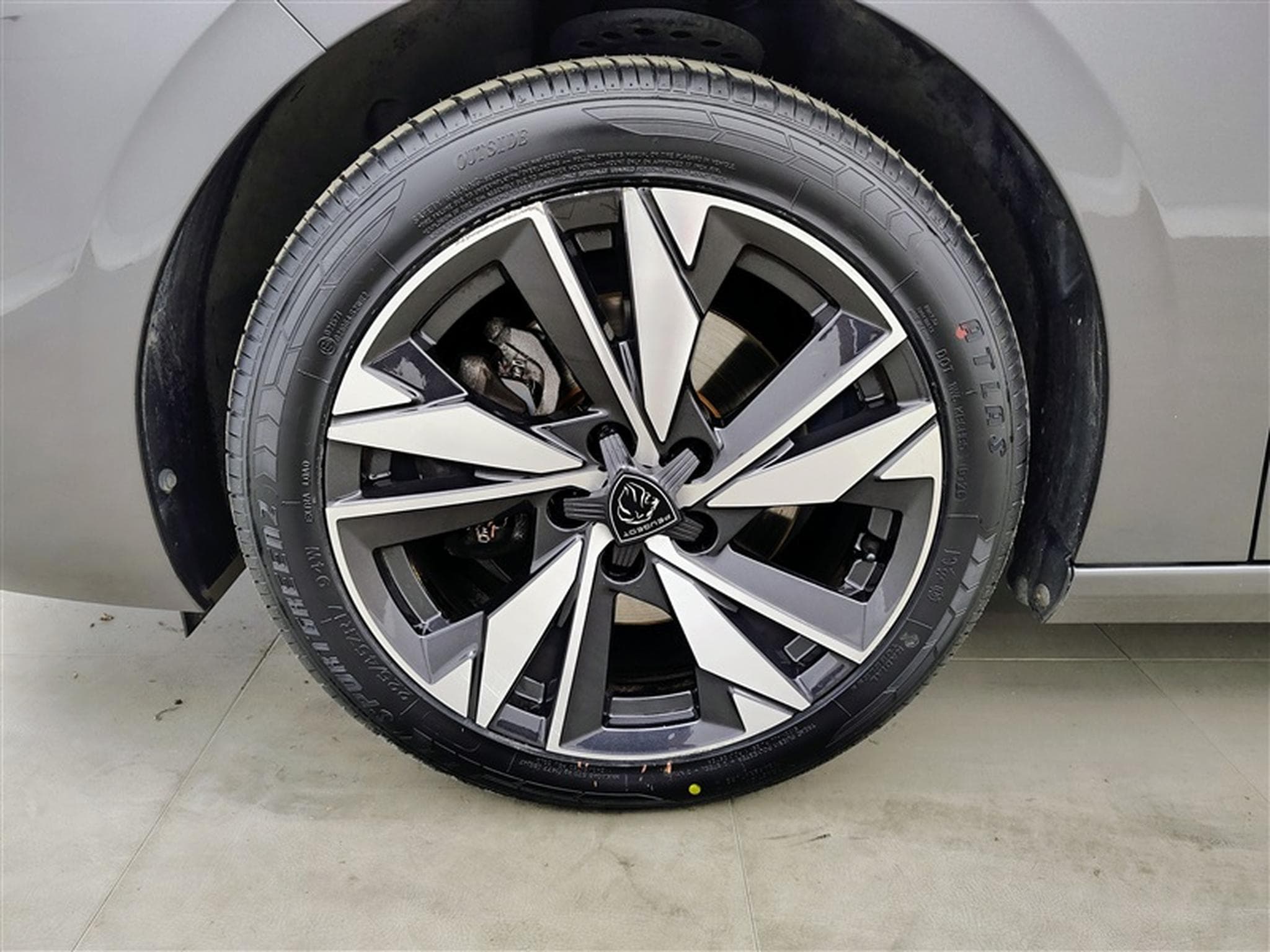 Peugeot 308 SW 1.2 PureTech Allure S&S (EU6.4) (2022) - Photo 6